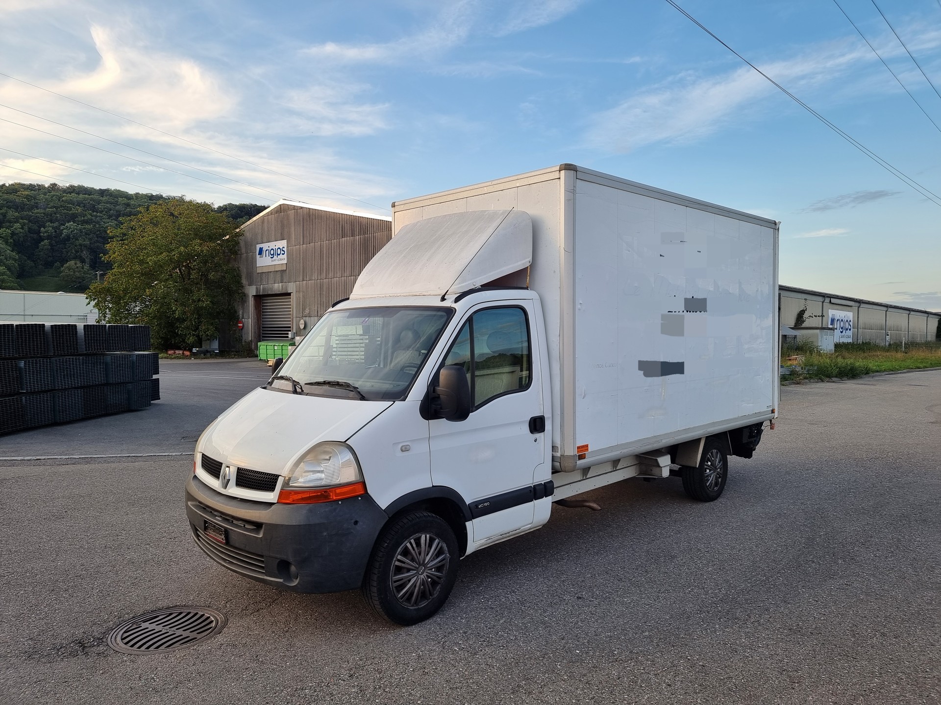 RENAULT Master T35 2.5dCi L3H1-image-2