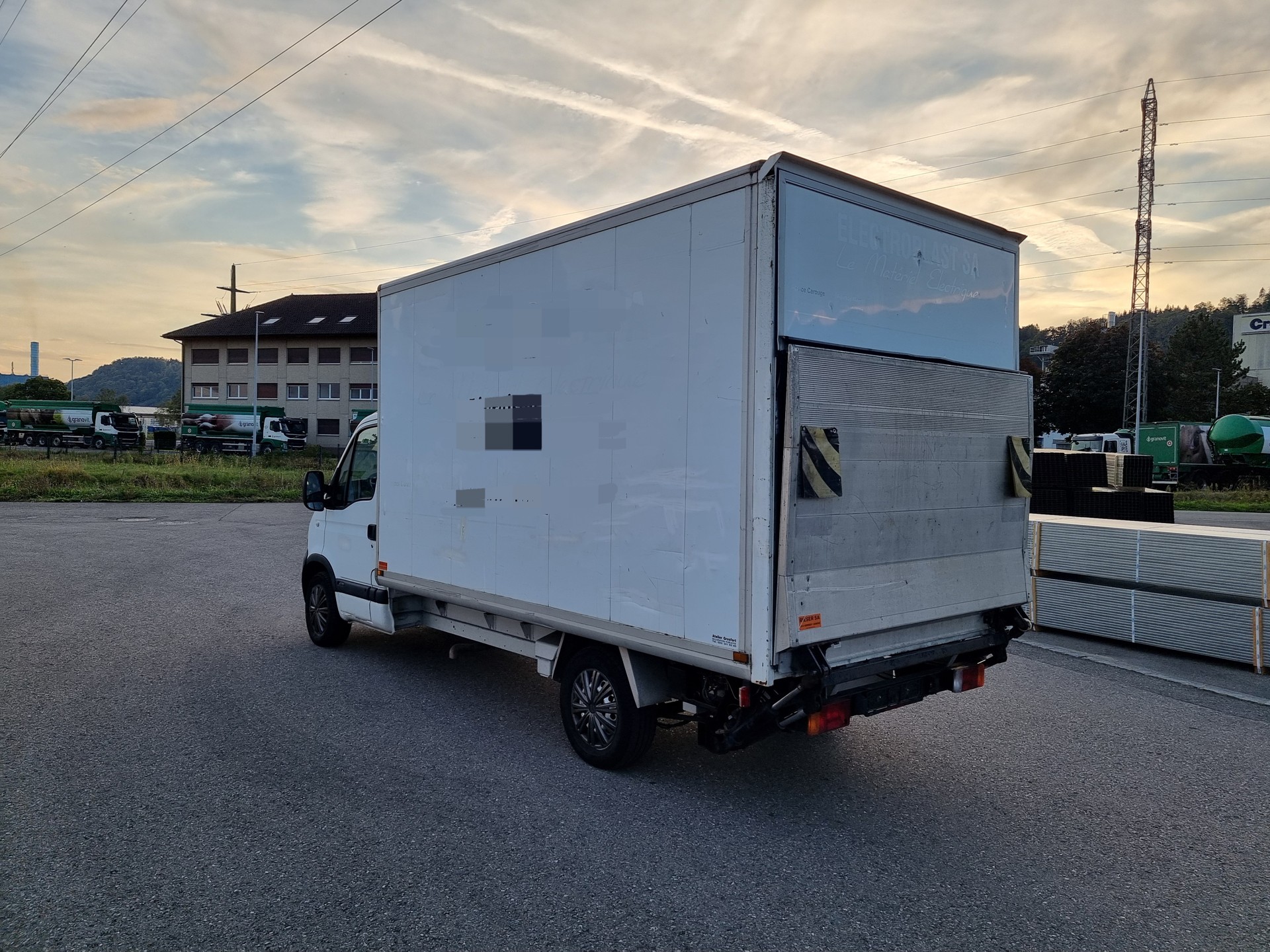 RENAULT Master T35 2.5dCi L3H1-image-3