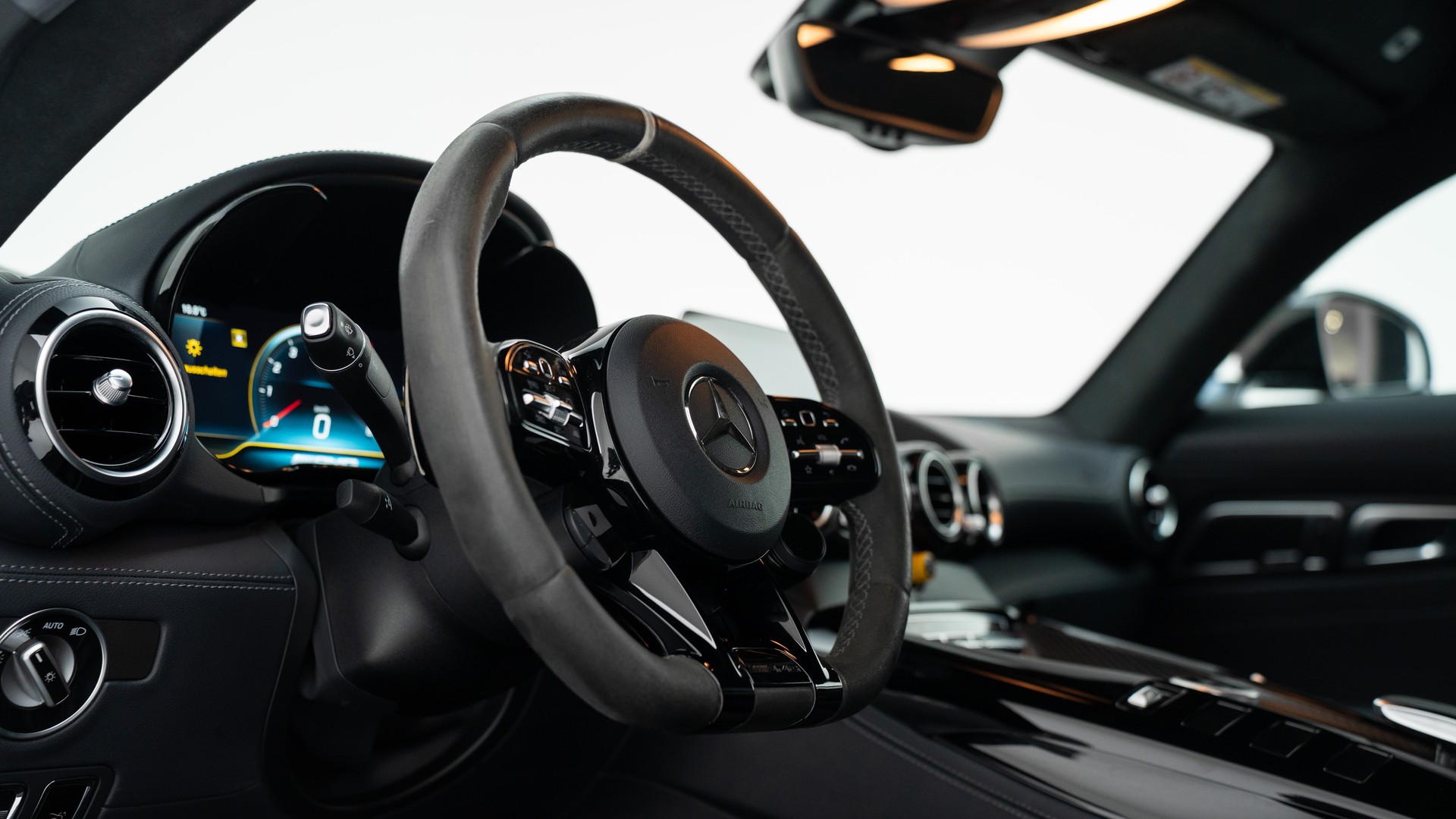 MERCEDES-BENZ AMG GT R Speedshift DCT-image-13