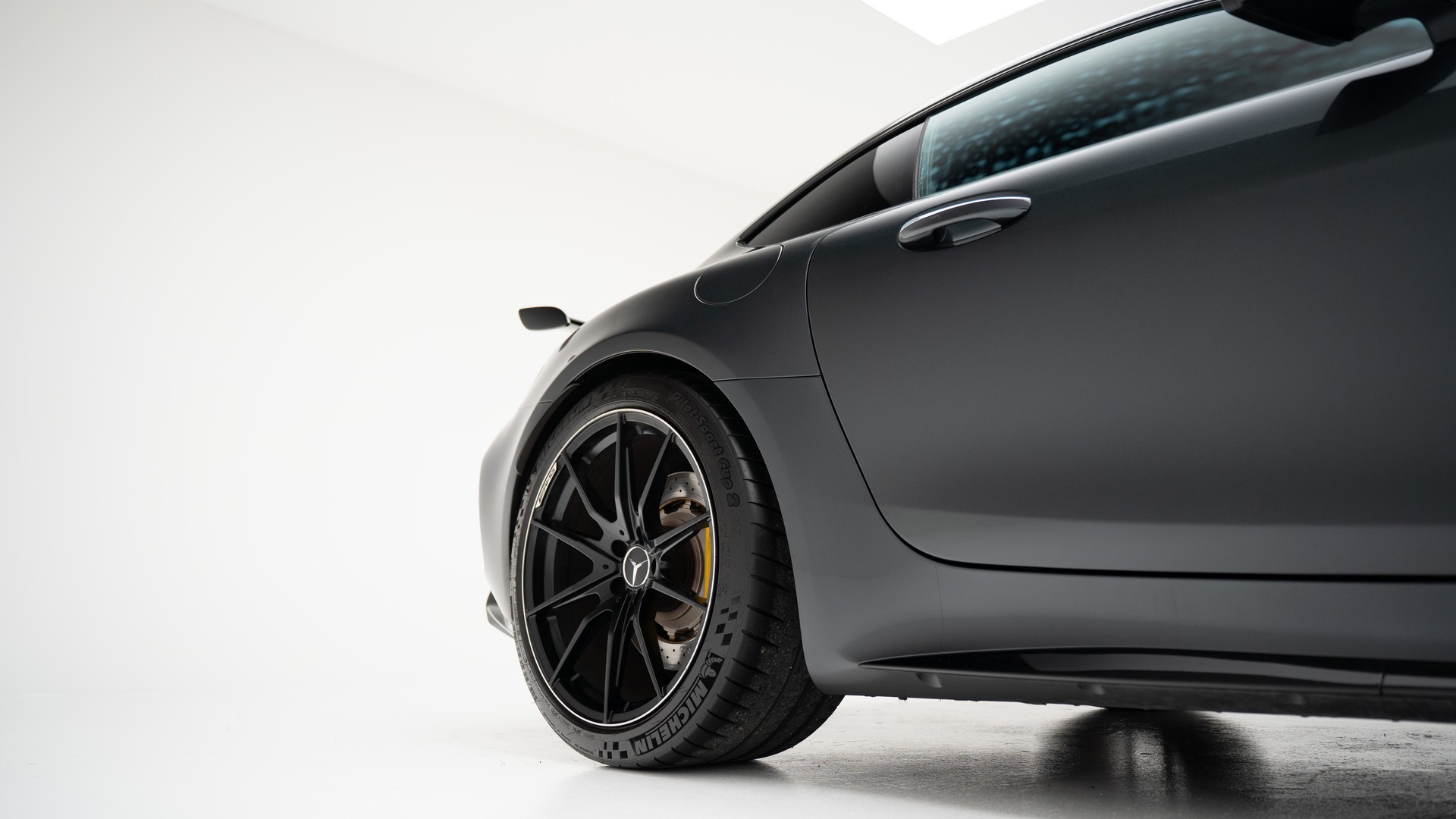 MERCEDES-BENZ AMG GT R Speedshift DCT-showroom-element-3