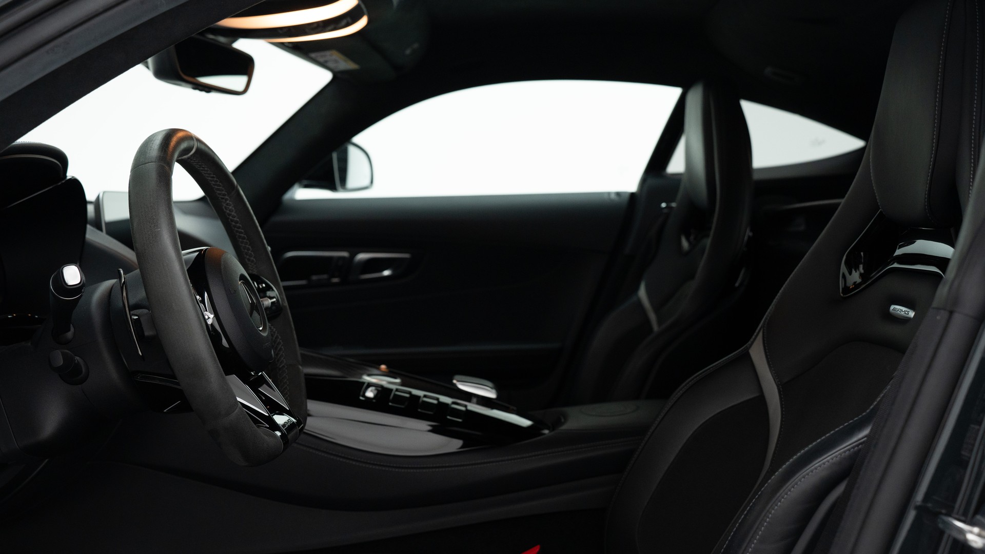 MERCEDES-BENZ AMG GT R Speedshift DCT-image-12
