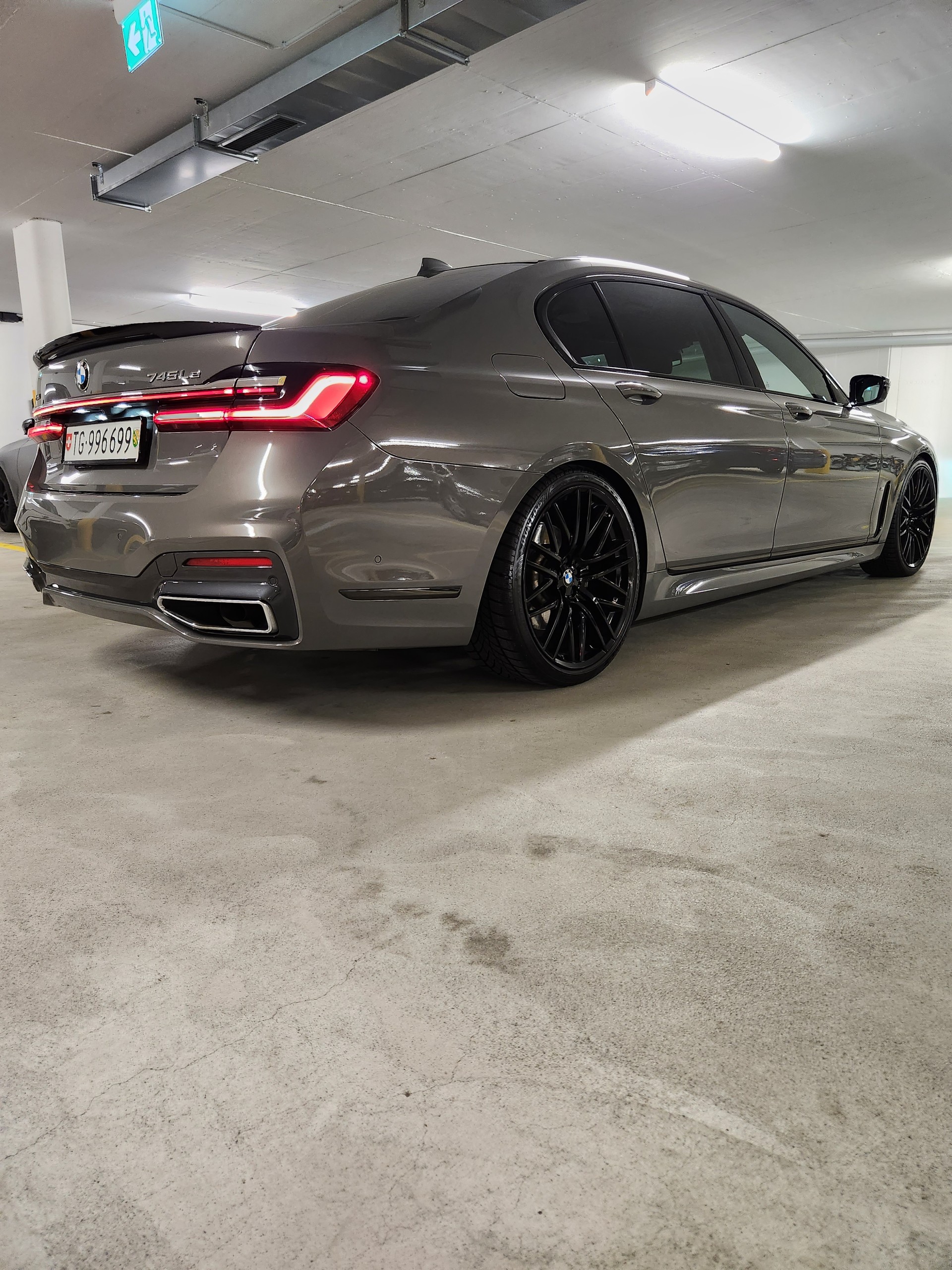 BMW 745Le xDrive Steptronic-image-1