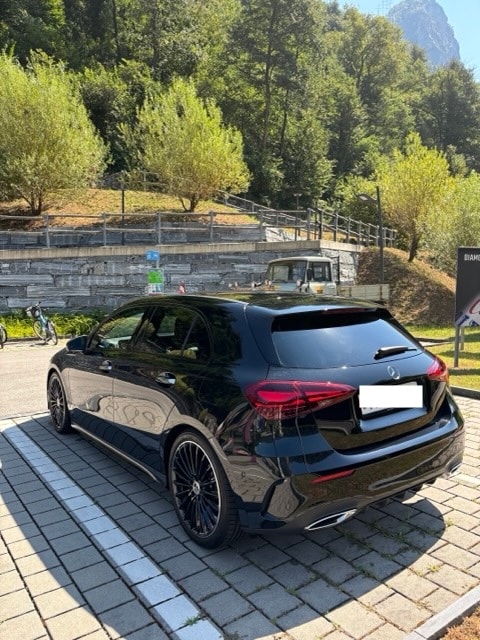 MERCEDES-BENZ A 220 4Matic 8G-DCT-image-3