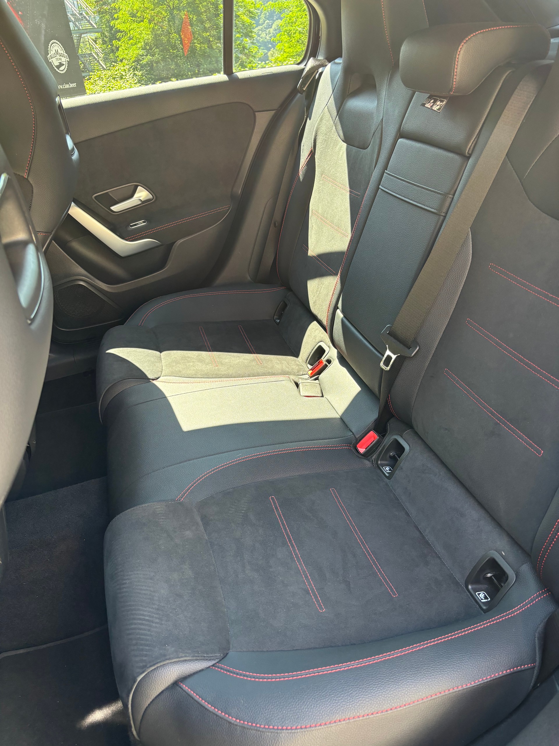 MERCEDES-BENZ A 220 4Matic 8G-DCT-image-9