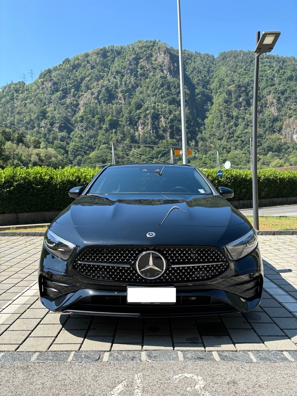 MERCEDES-BENZ A 220 4Matic 8G-DCT-image-1
