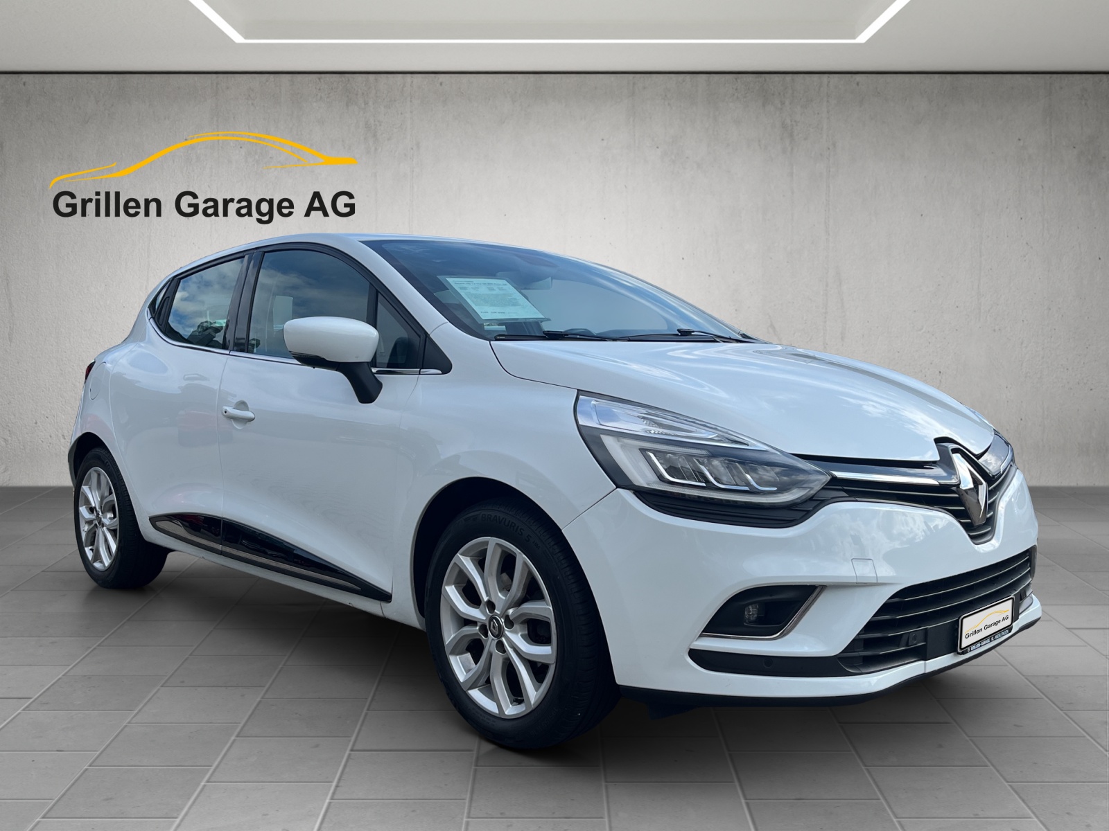 RENAULT Clio 1.2 TCe 120 90th Anniv. S/S-image-6