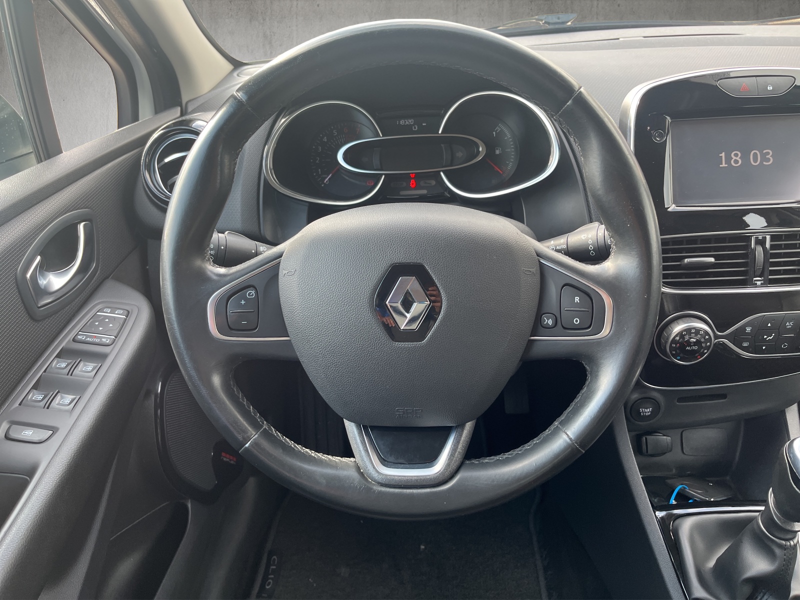 RENAULT Clio 1.2 TCe 120 90th Anniv. S/S-image-11
