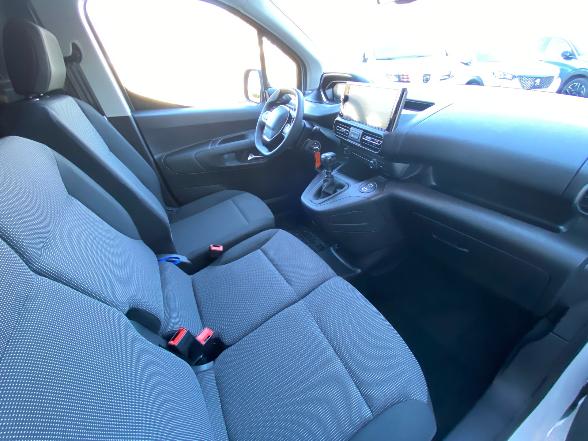 PEUGEOT Partner 1.2 Pure Tech 110 Standard 650kg-image-10