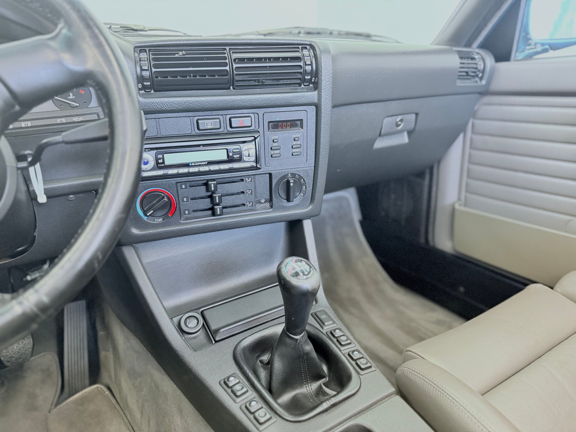 BMW 318i Cabrio ABS-image-13