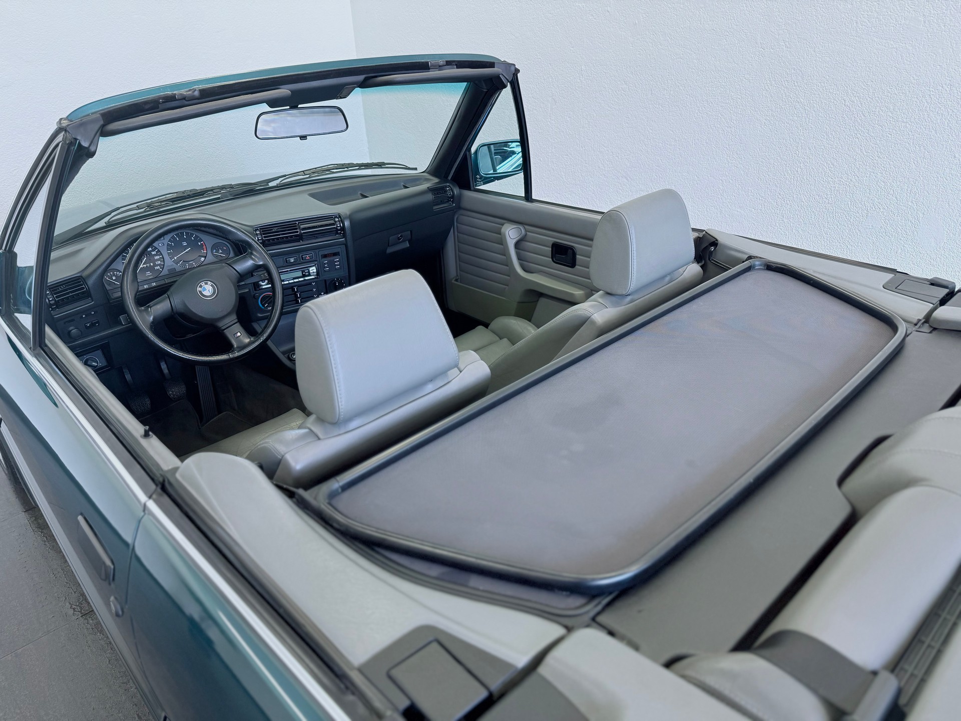 BMW 318i Cabrio ABS-image-10