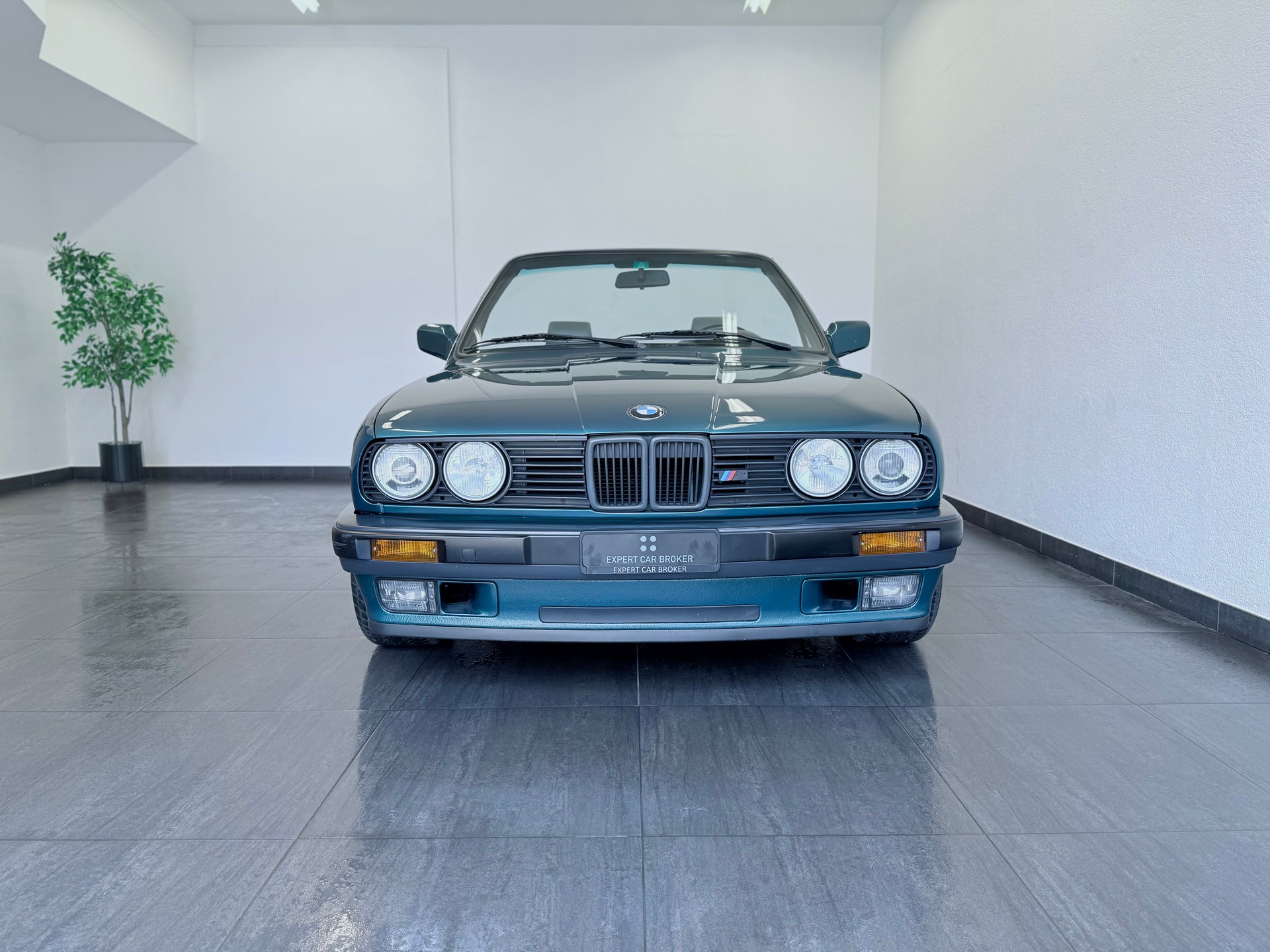 BMW 318i Cabrio ABS-showroom-element-3