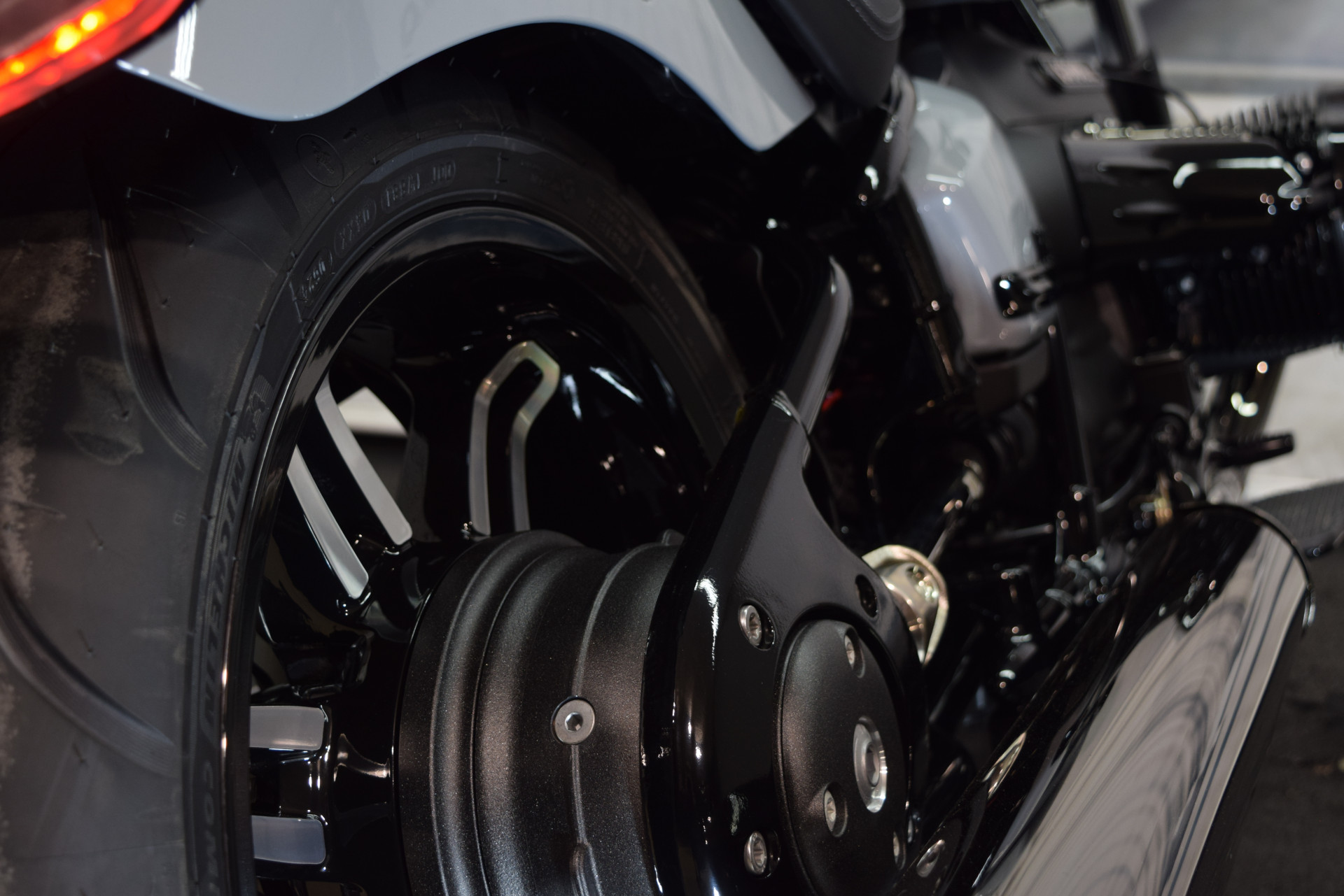 BMW R 18 Blacked Out-image-8