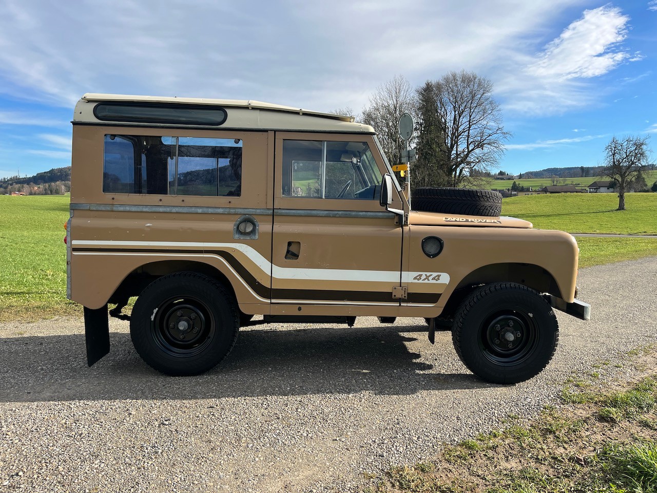 LAND ROVER 88 Serie 3 Station Wagon-image-8
