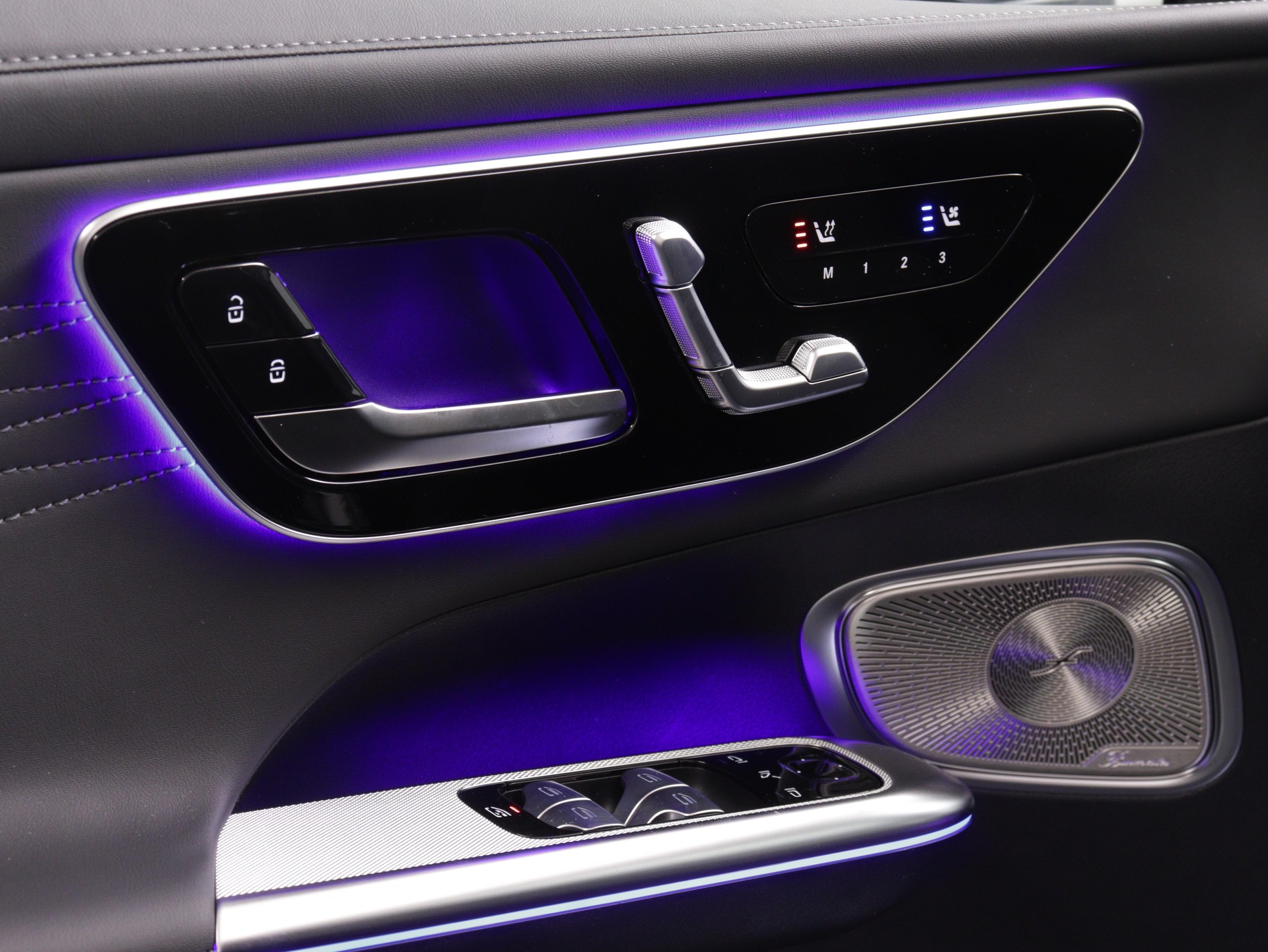 MERCEDES-BENZ GLC 200 AMG Line 4matic-image-9