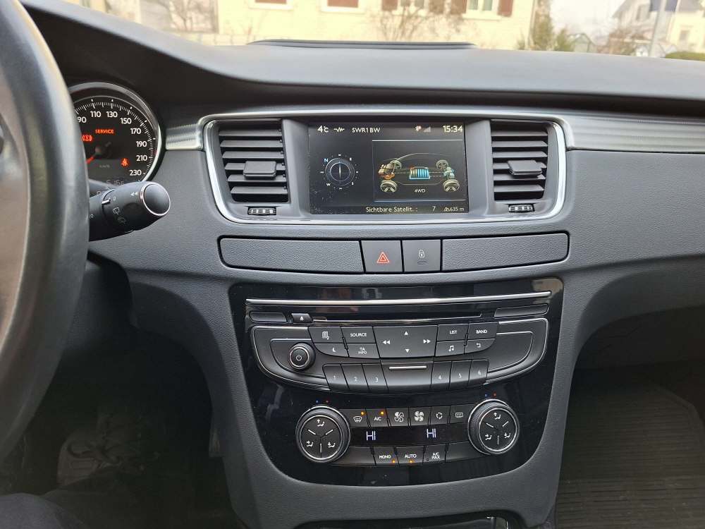 PEUGEOT 508 SW RXH 2.0 HDi HYbrid4-image-14