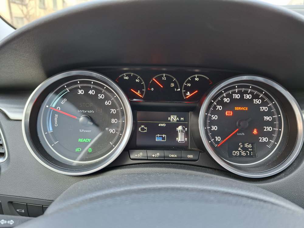 PEUGEOT 508 SW RXH 2.0 HDi HYbrid4-image-16