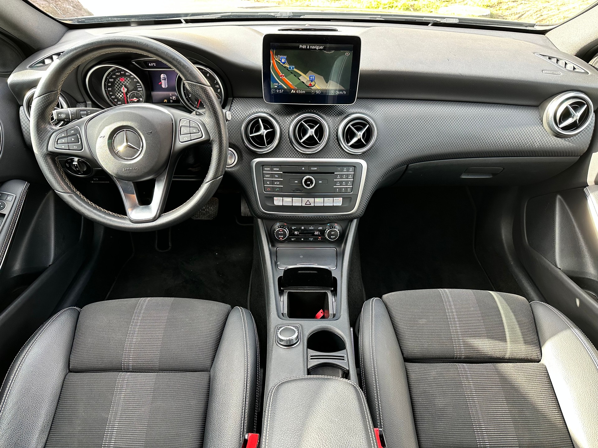 MERCEDES-BENZ A 180 Night Star 7G-DCT-image-12