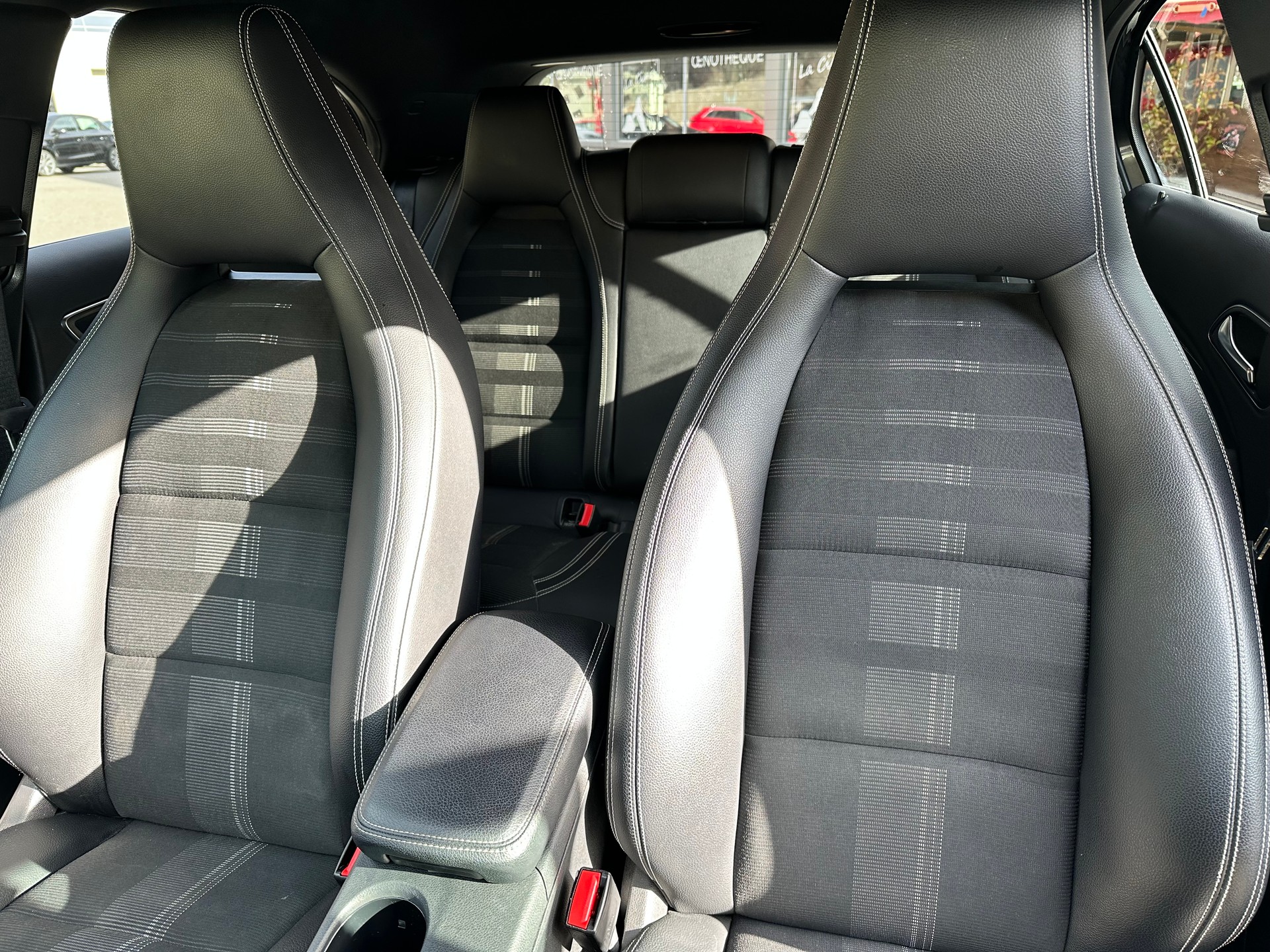 MERCEDES-BENZ A 180 Night Star 7G-DCT-image-15