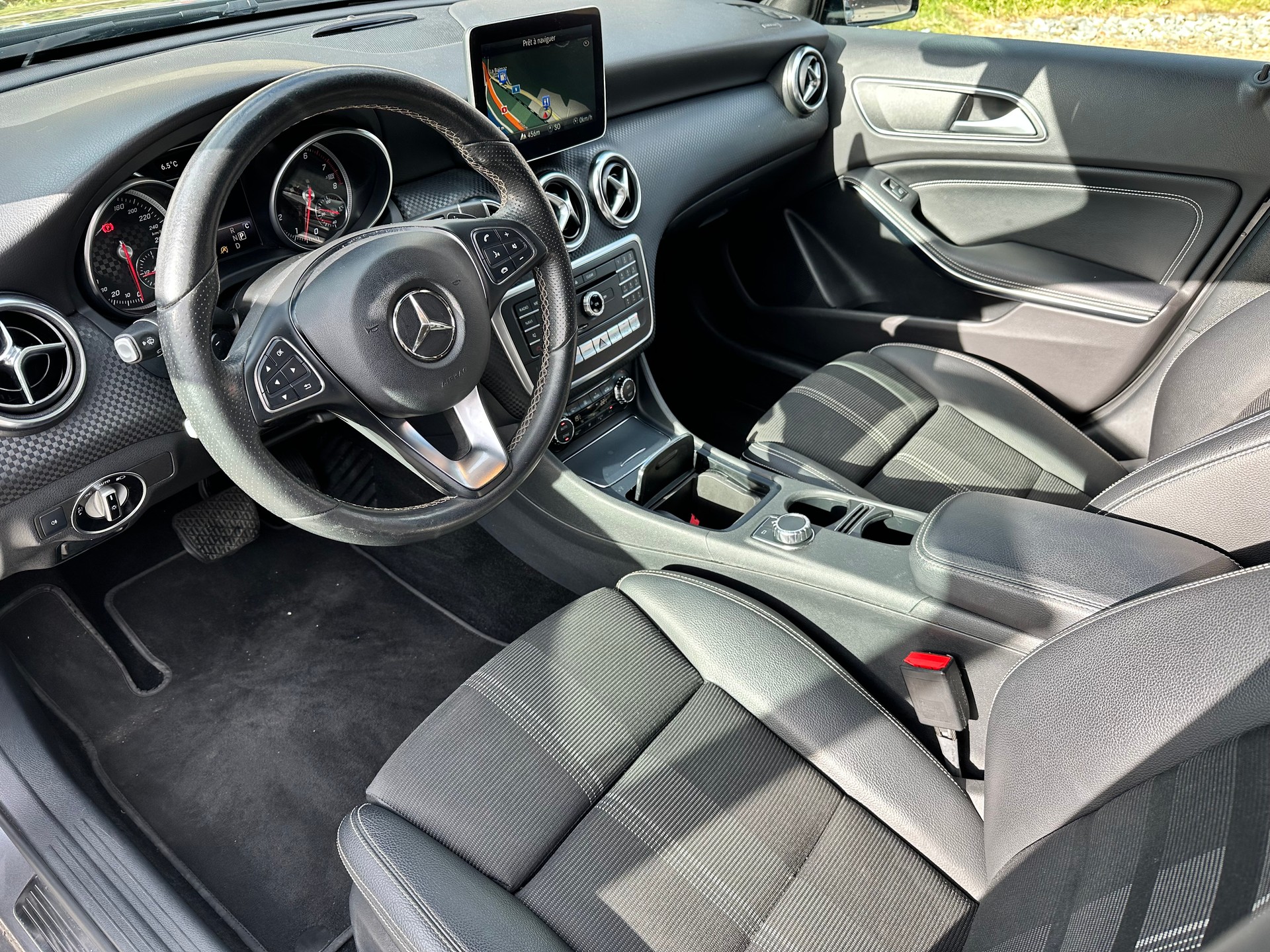 MERCEDES-BENZ A 180 Night Star 7G-DCT-image-13