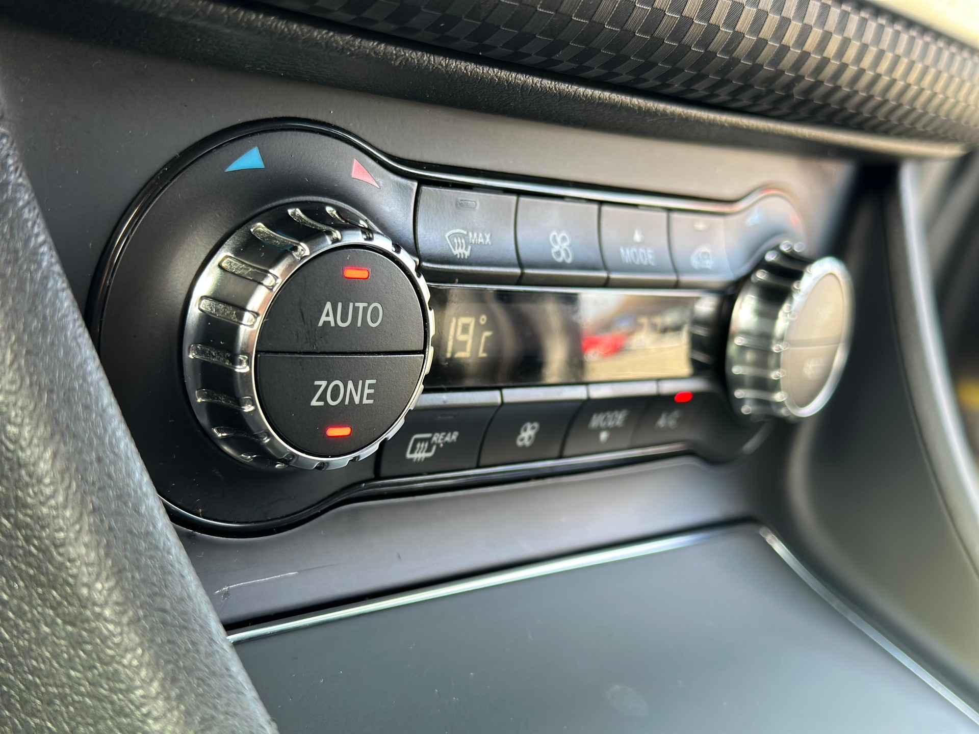 MERCEDES-BENZ A 180 Night Star 7G-DCT-image-23