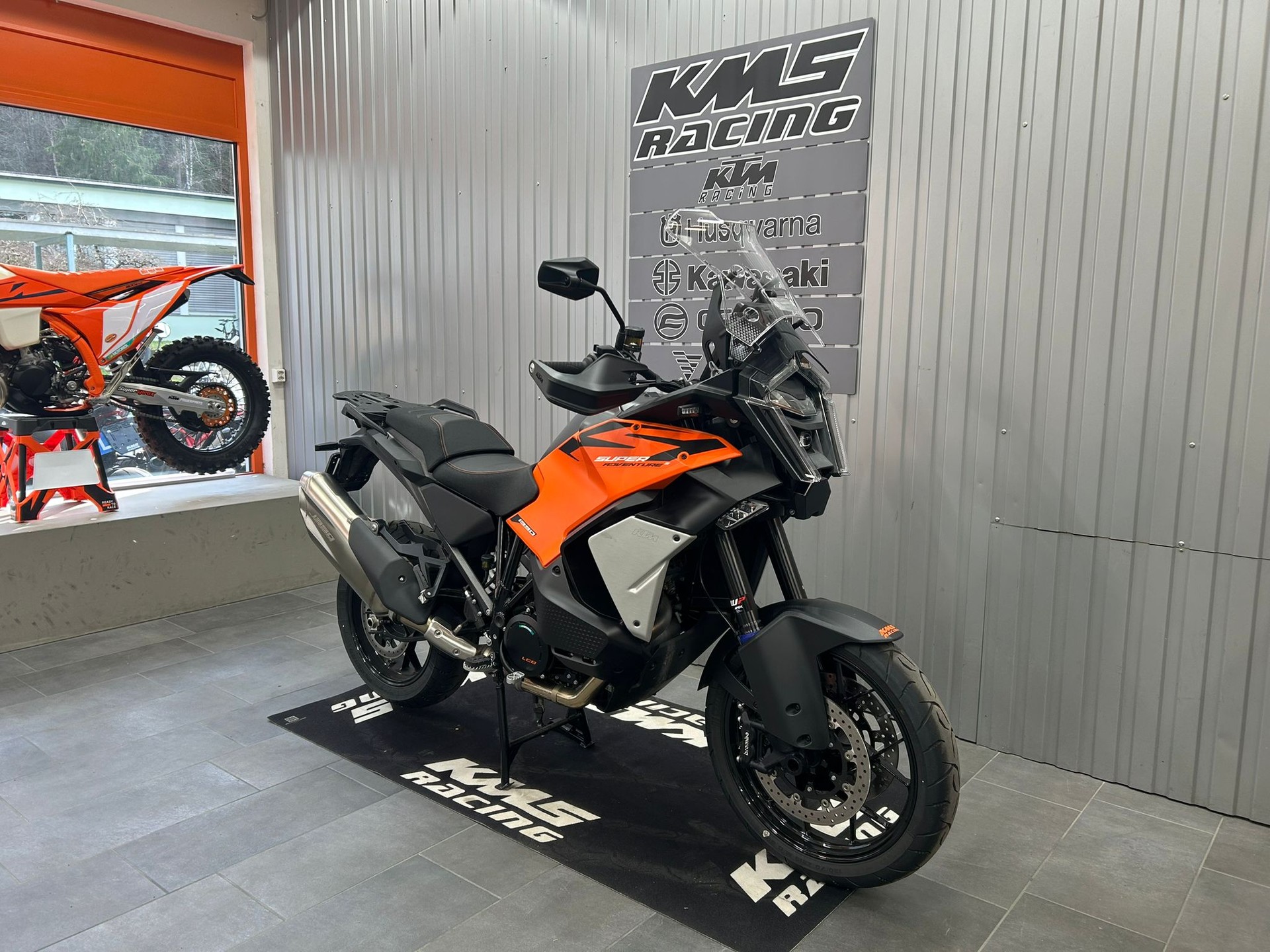 KTM 1390 Super Adventure S EVO-image-4