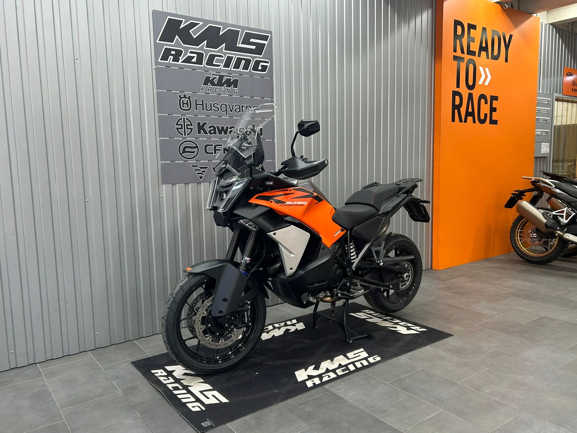 KTM 1390 Super Adventure S EVO-image-2