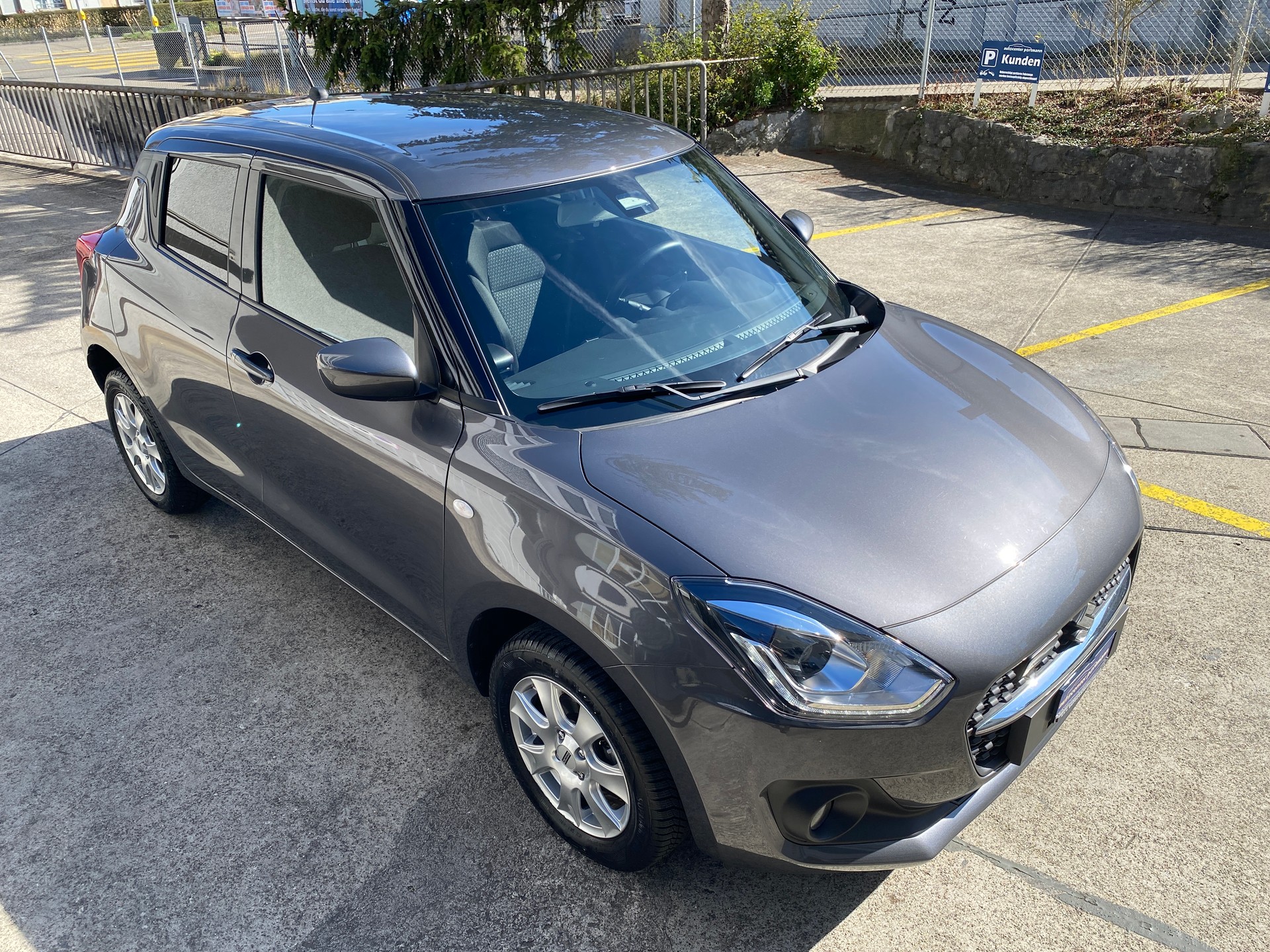 SUZUKI Swift 1.2 Compact + 4x4 Hybrid-showroom-element-3