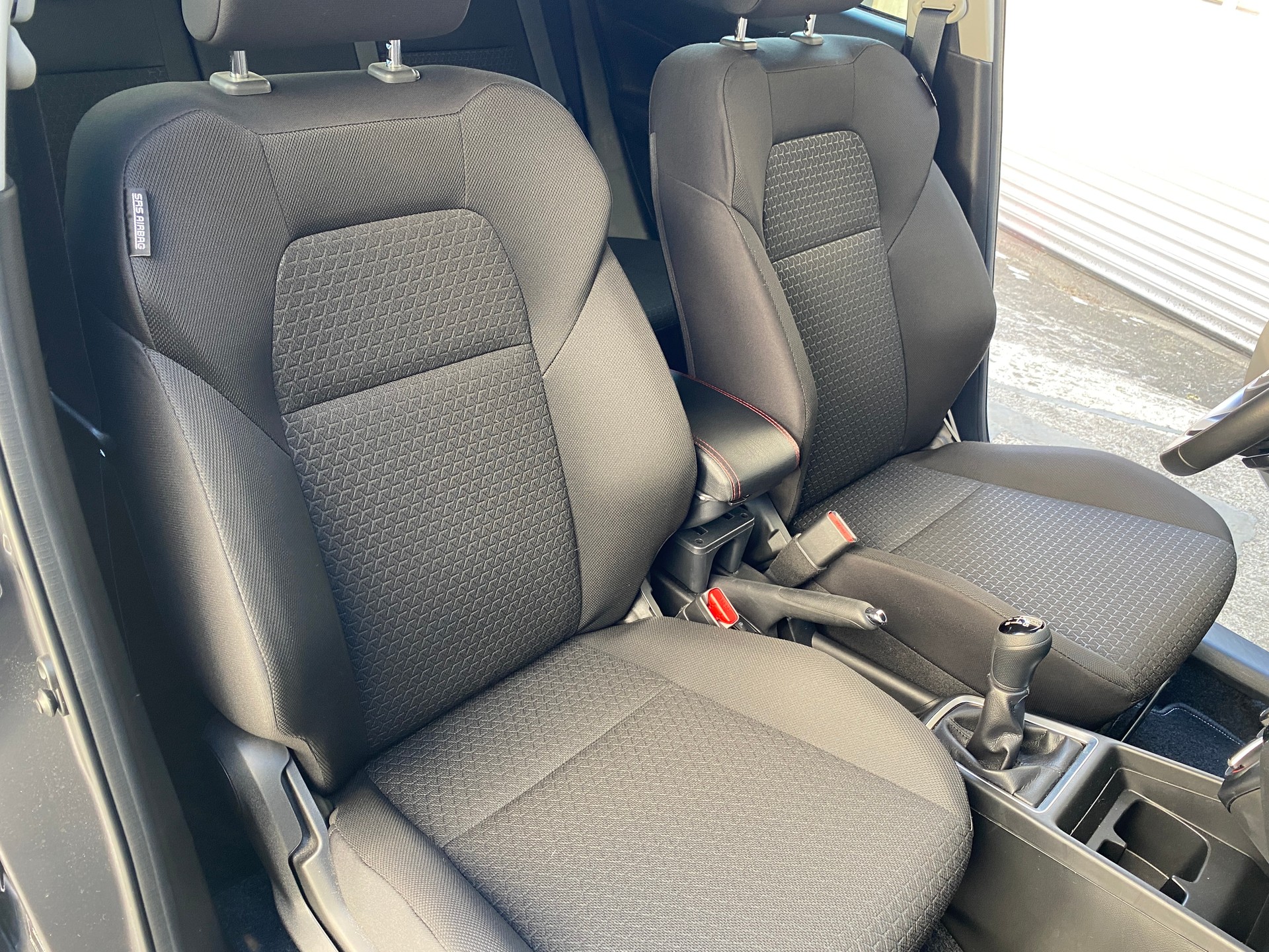 SUZUKI Swift 1.2 Compact + 4x4 Hybrid-image-22