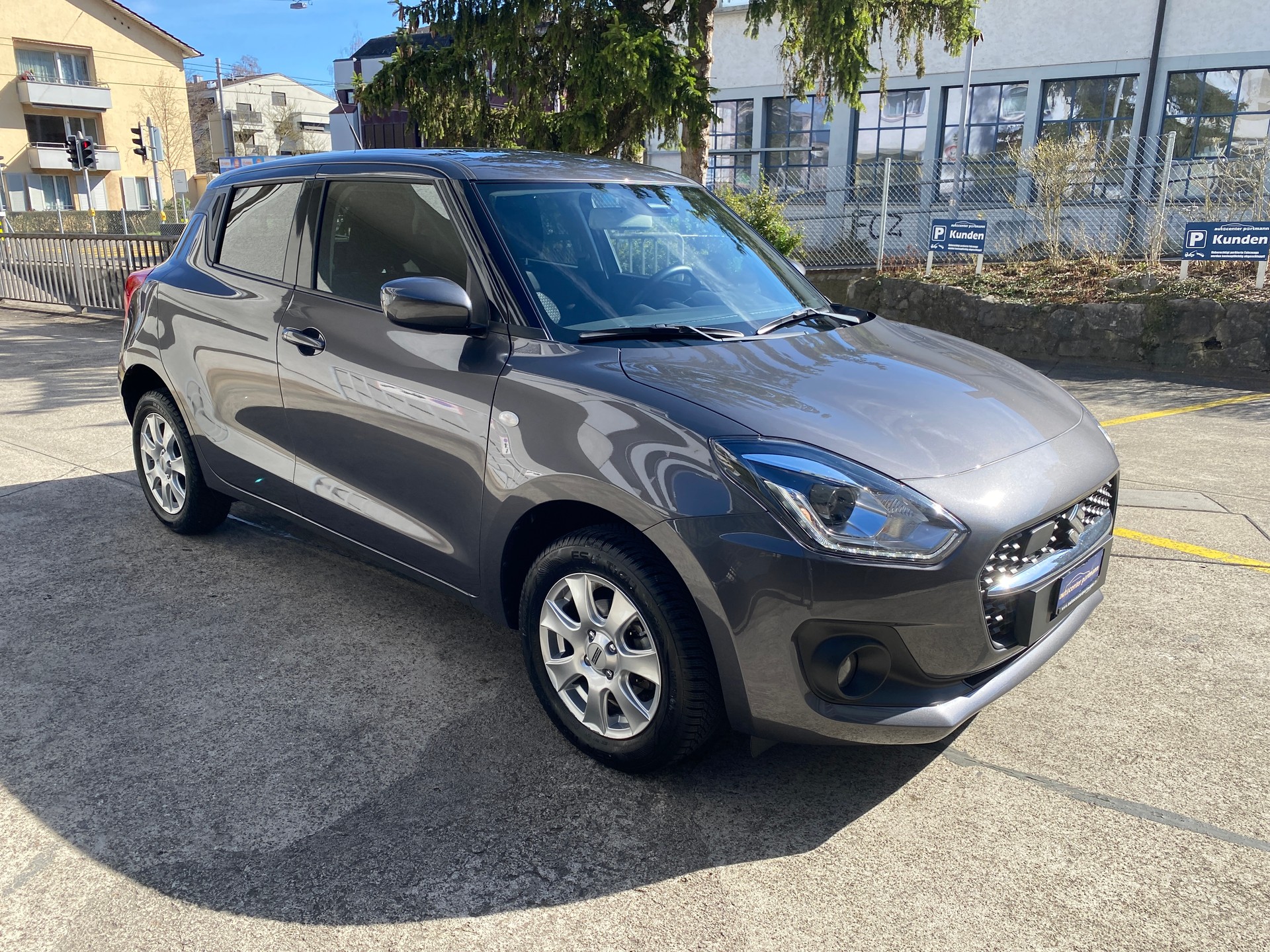 SUZUKI Swift 1.2 Compact + 4x4 Hybrid-image-5