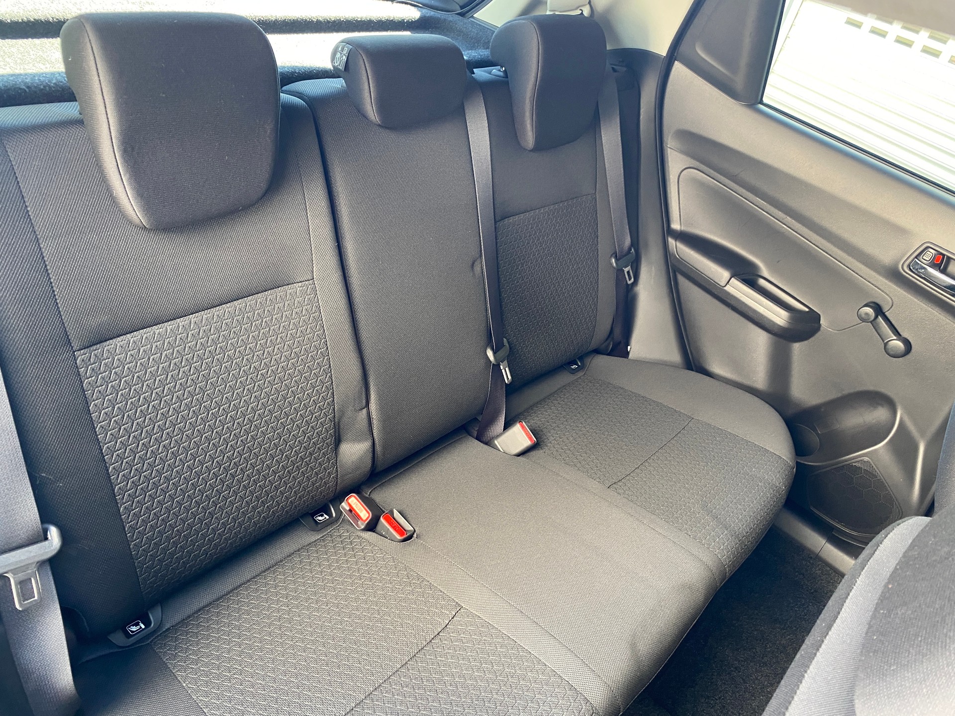 SUZUKI Swift 1.2 Compact + 4x4 Hybrid-image-25