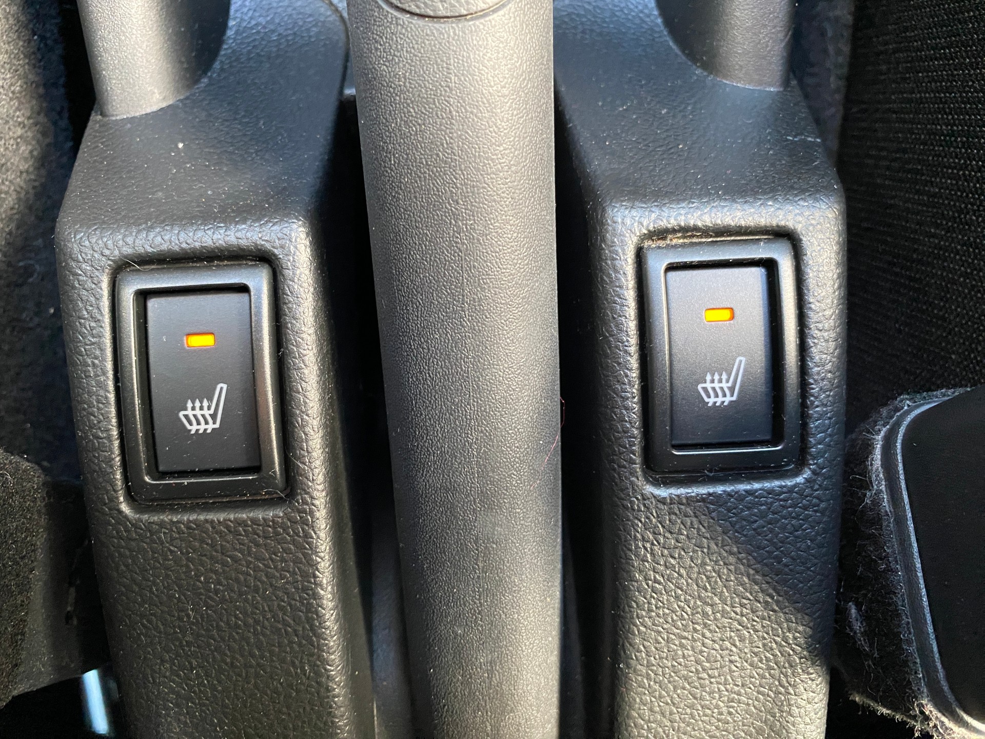 SUZUKI Swift 1.2 Compact + 4x4 Hybrid-image-23