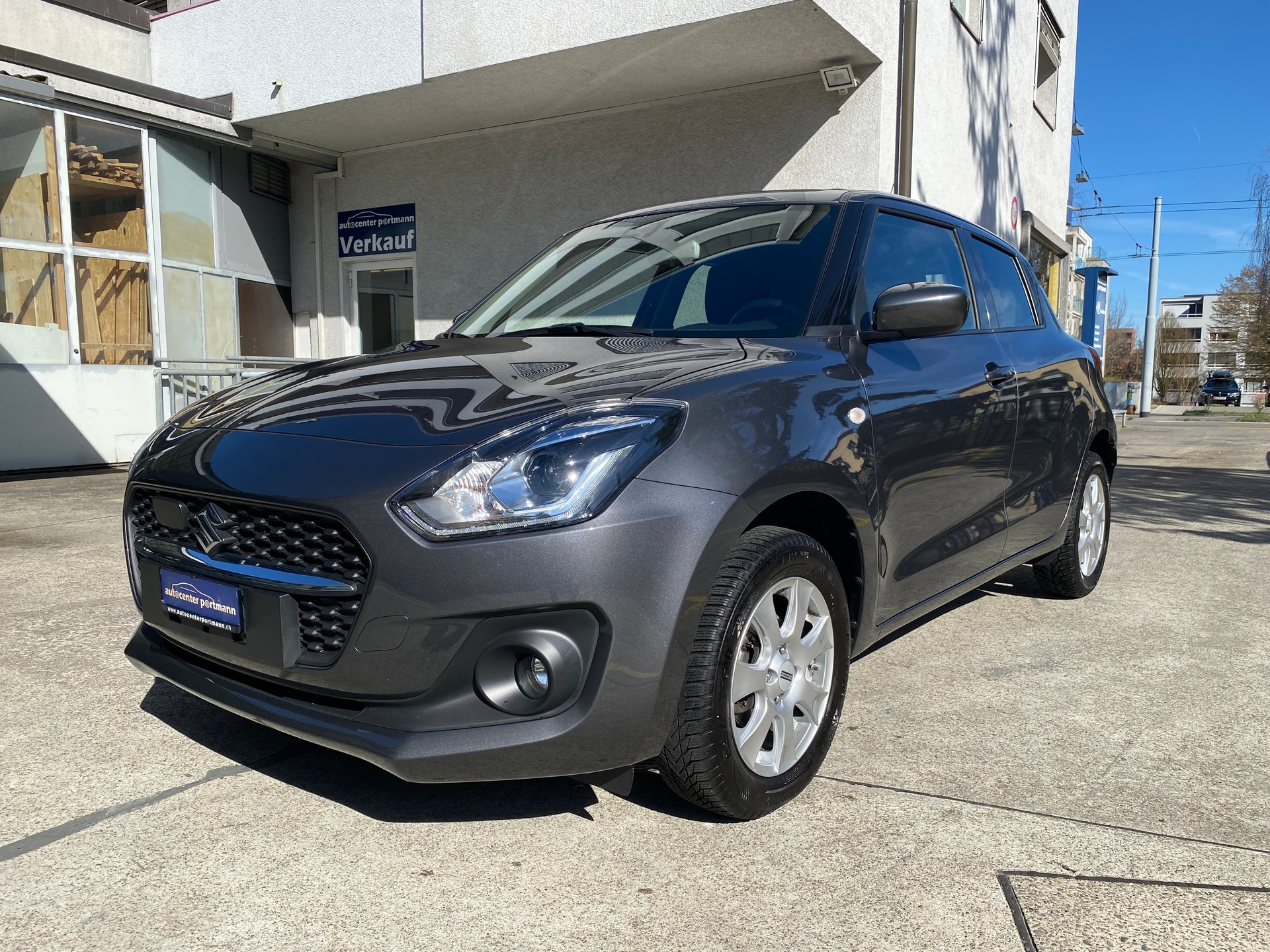 SUZUKI Swift 1.2 Compact + 4x4 Hybrid-showroom-element-2