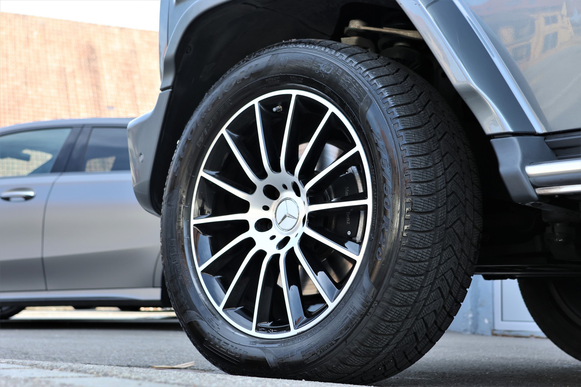 MERCEDES-BENZ G 350 d AMG Line 9G-Tronic (CH) "Manufaktur"-image-8