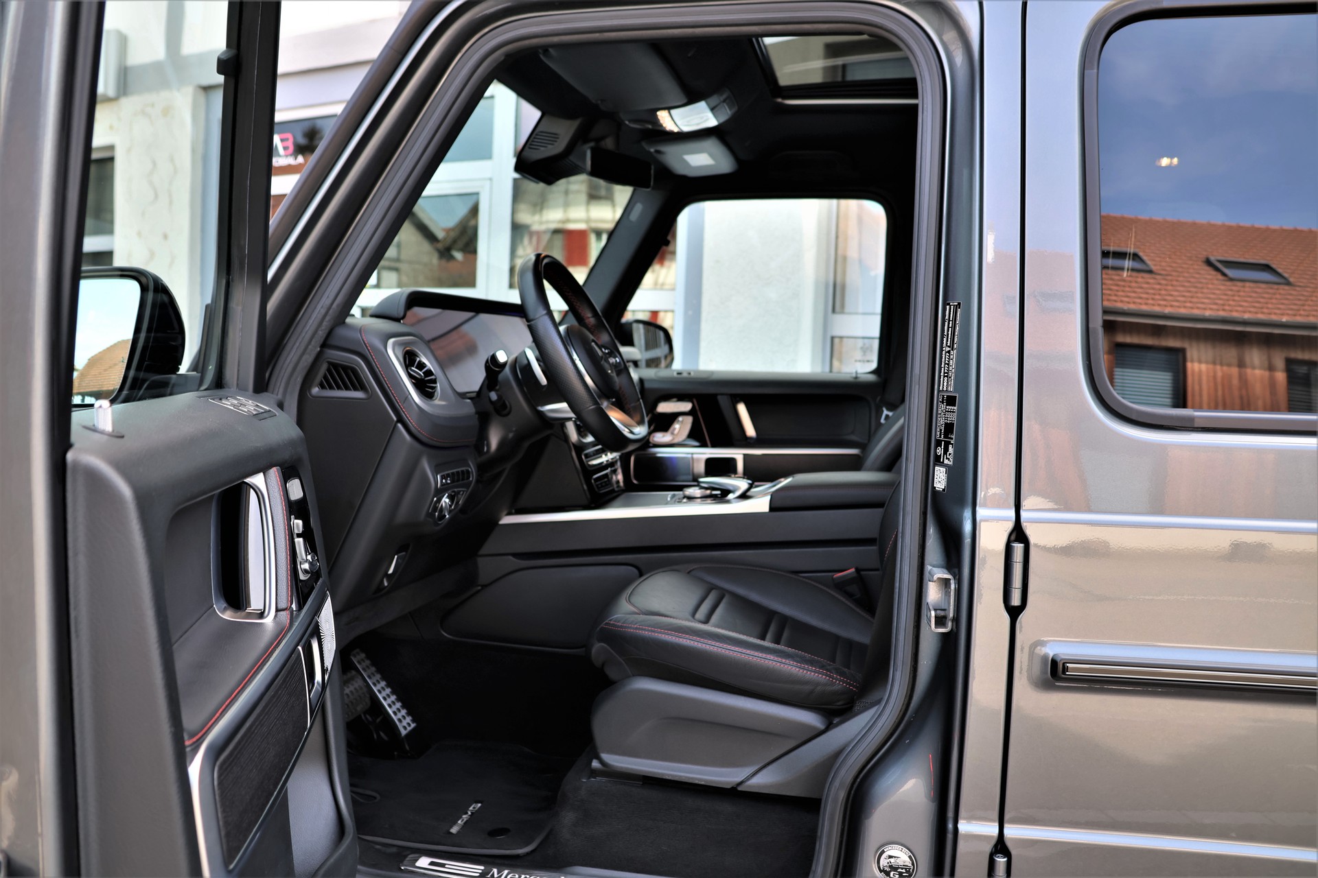 MERCEDES-BENZ G 350 d AMG Line 9G-Tronic (CH) "Manufaktur"-image-9
