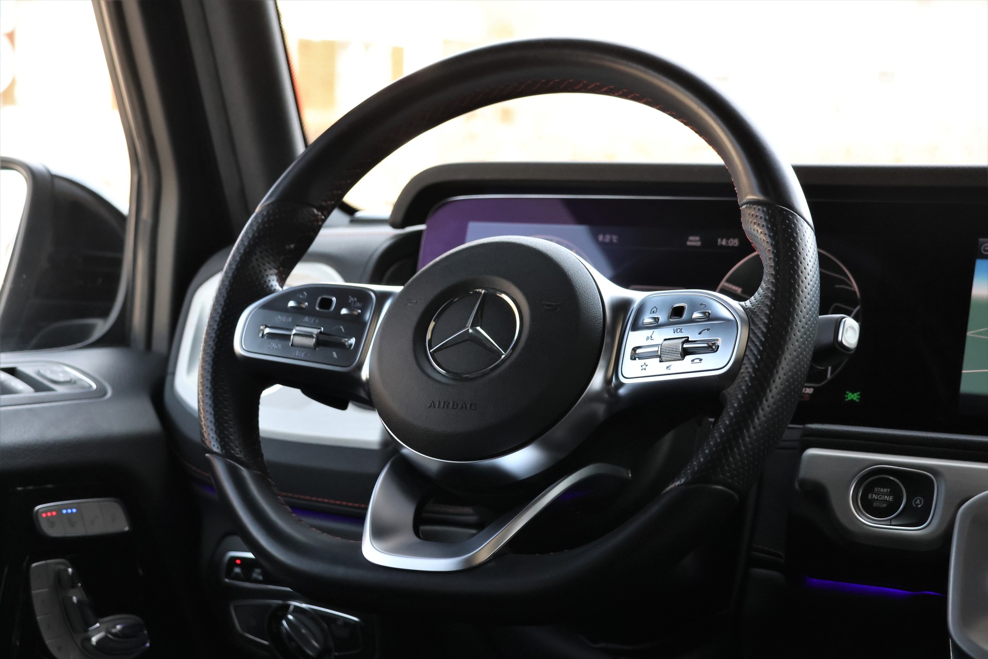 MERCEDES-BENZ G 350 d AMG Line 9G-Tronic (CH) "Manufaktur"-image-16