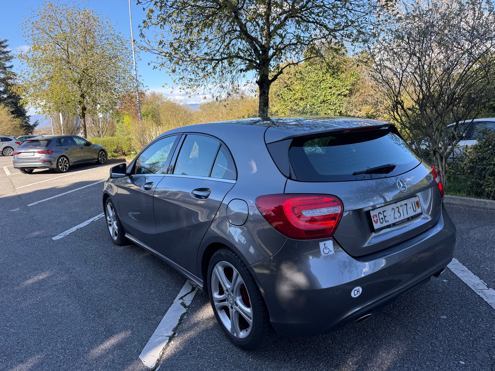 MERCEDES-BENZ A 180 7G-DCT-image-6