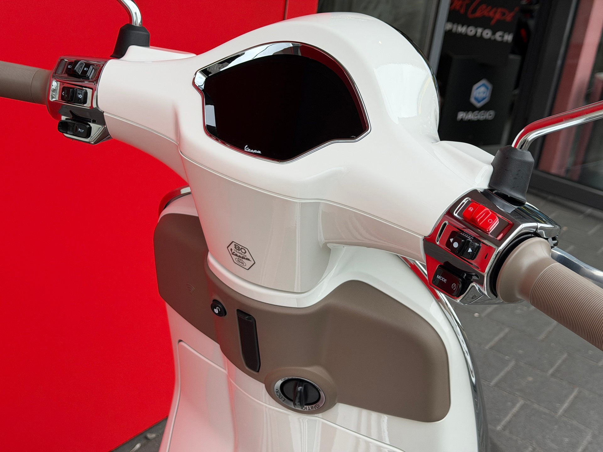 PIAGGIO Vespa 125 Primavera S MY26-image-12