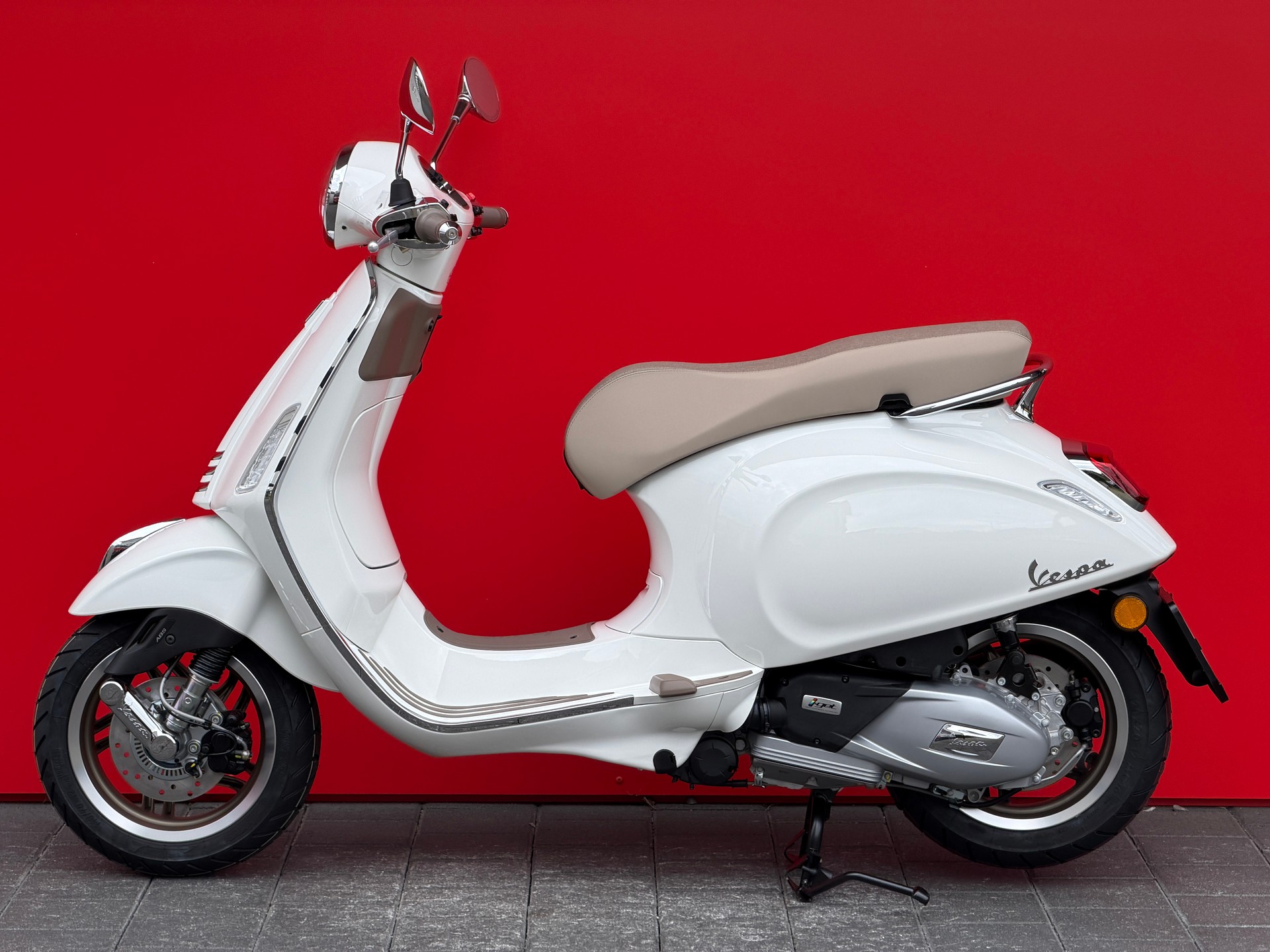 PIAGGIO Vespa 125 Primavera S MY26-image-2