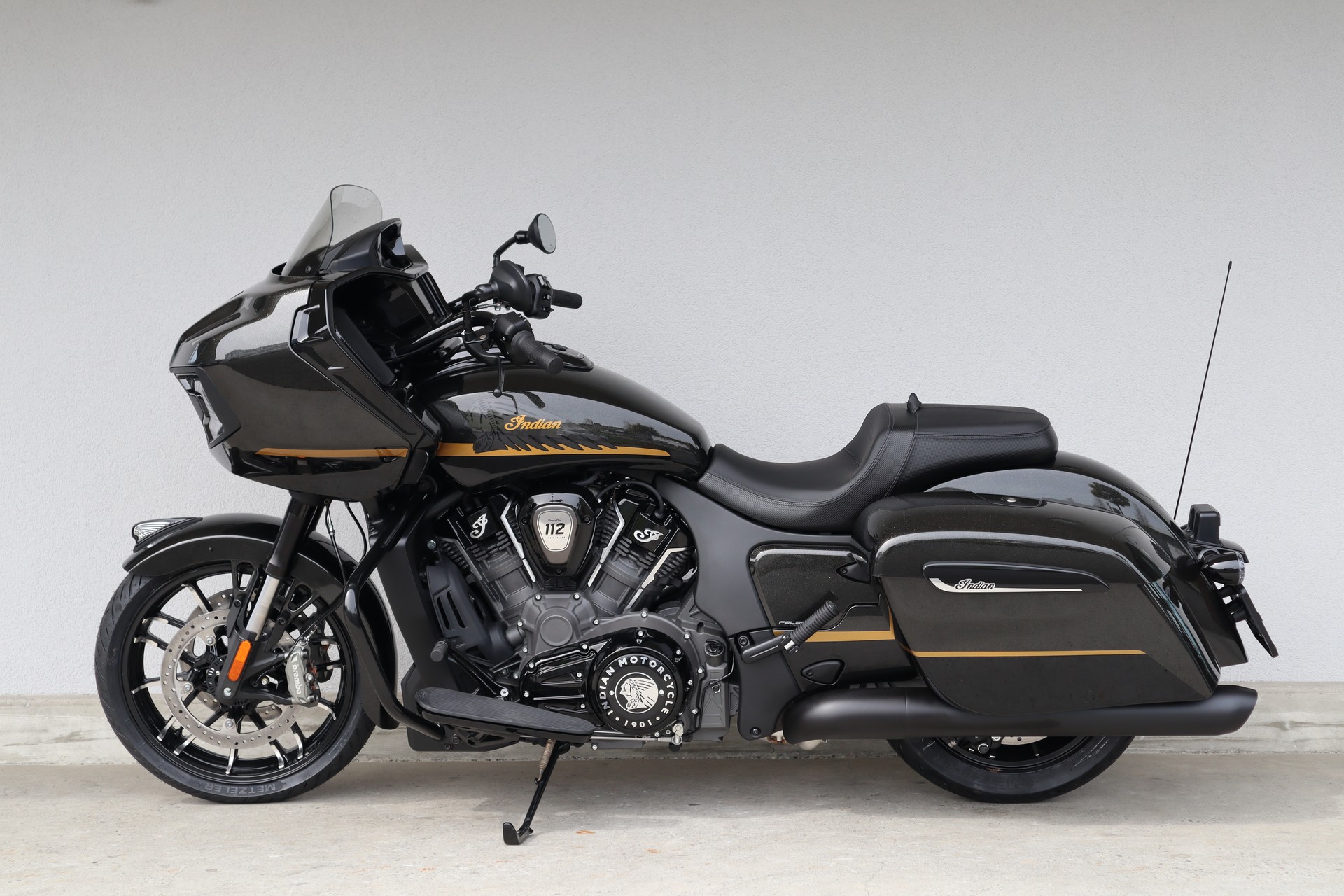 INDIAN Challenger Dark Horse-image-3