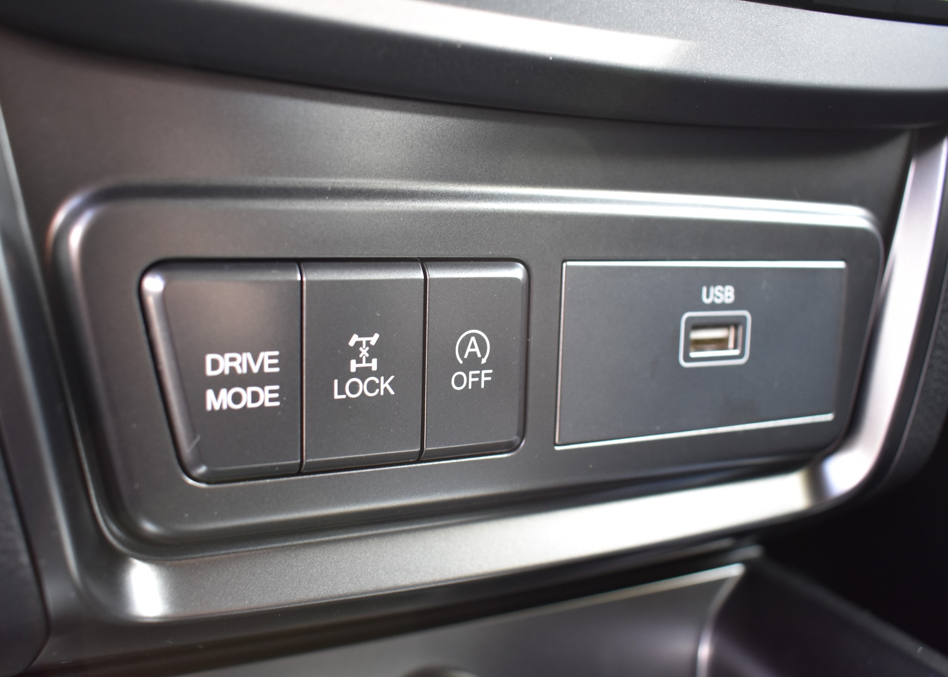 KGM-SsangYong Tivoli 1.5 T GDI Steel 4WD Automat-image-17