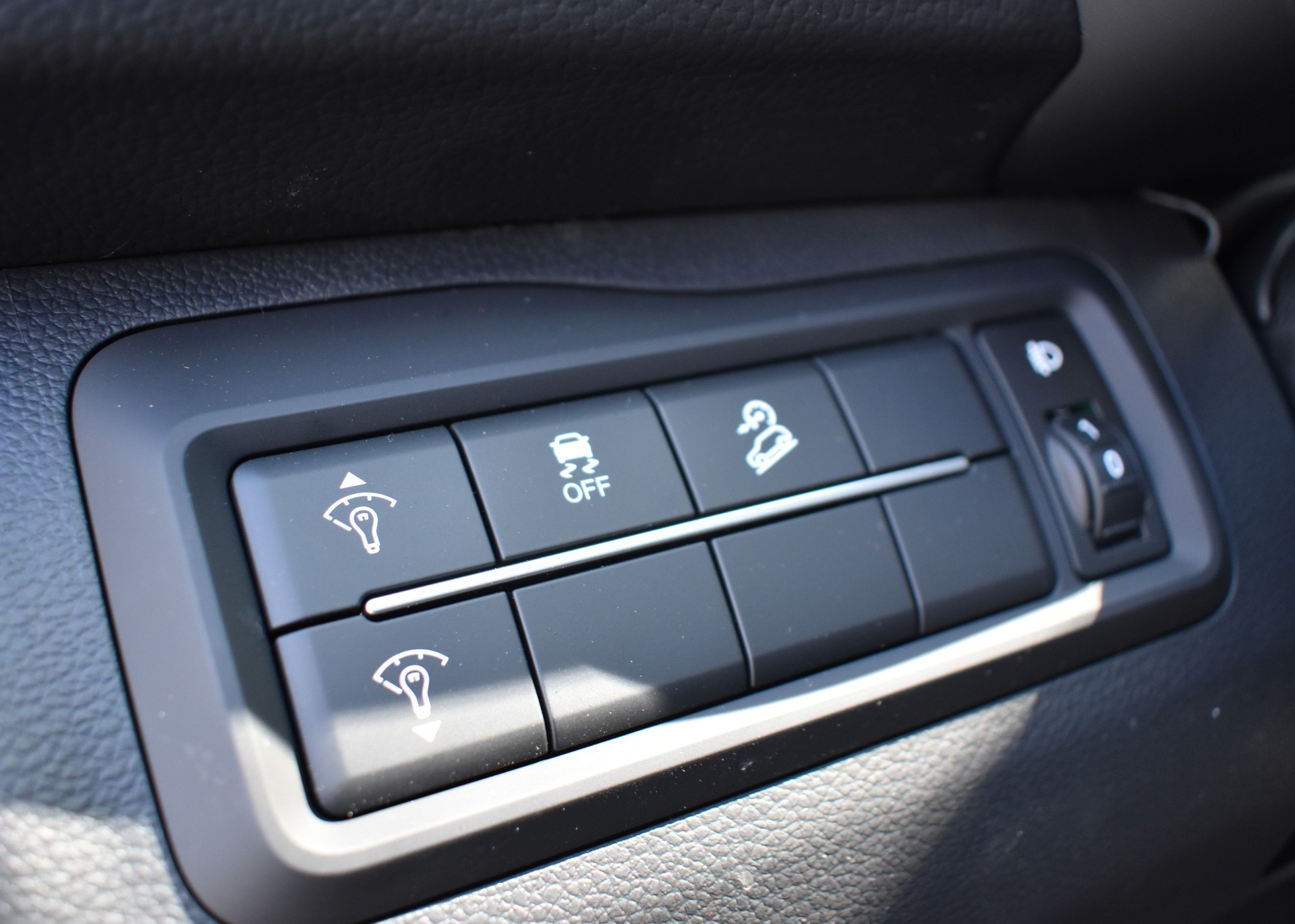 KGM-SsangYong Tivoli 1.5 T GDI Steel 4WD Automat-image-18