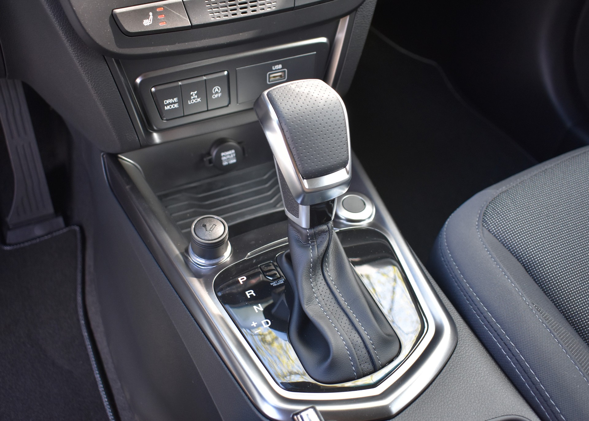 KGM-SsangYong Tivoli 1.5 T GDI Steel 4WD Automat-image-16