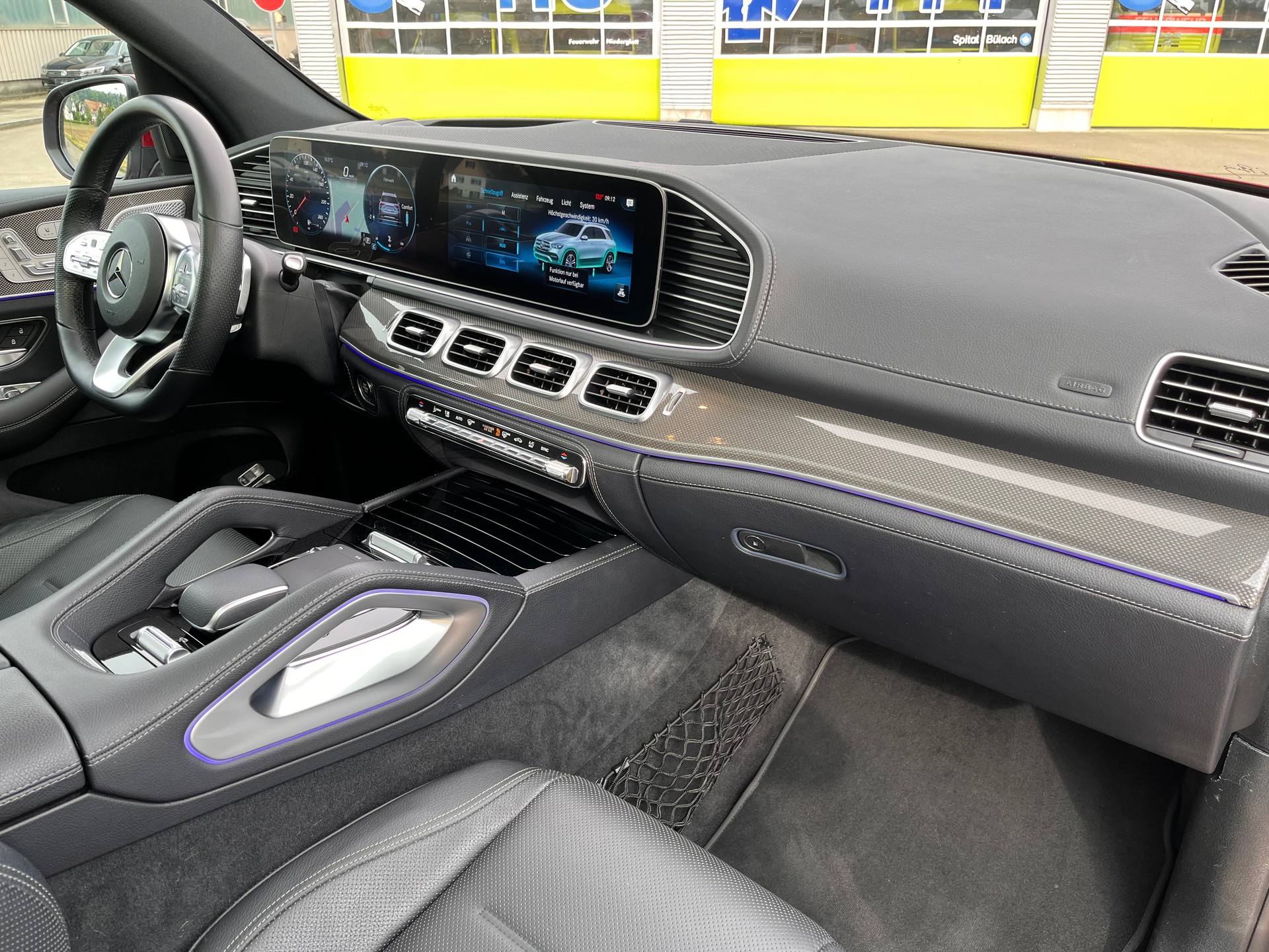 MERCEDES-BENZ GLE 300 d 4Matic AMG Line 9G-Tronic * UMFANGREICHE AUSSTATTUNG - DESIGNO HYAZINTHROT METALLIC *-image-20