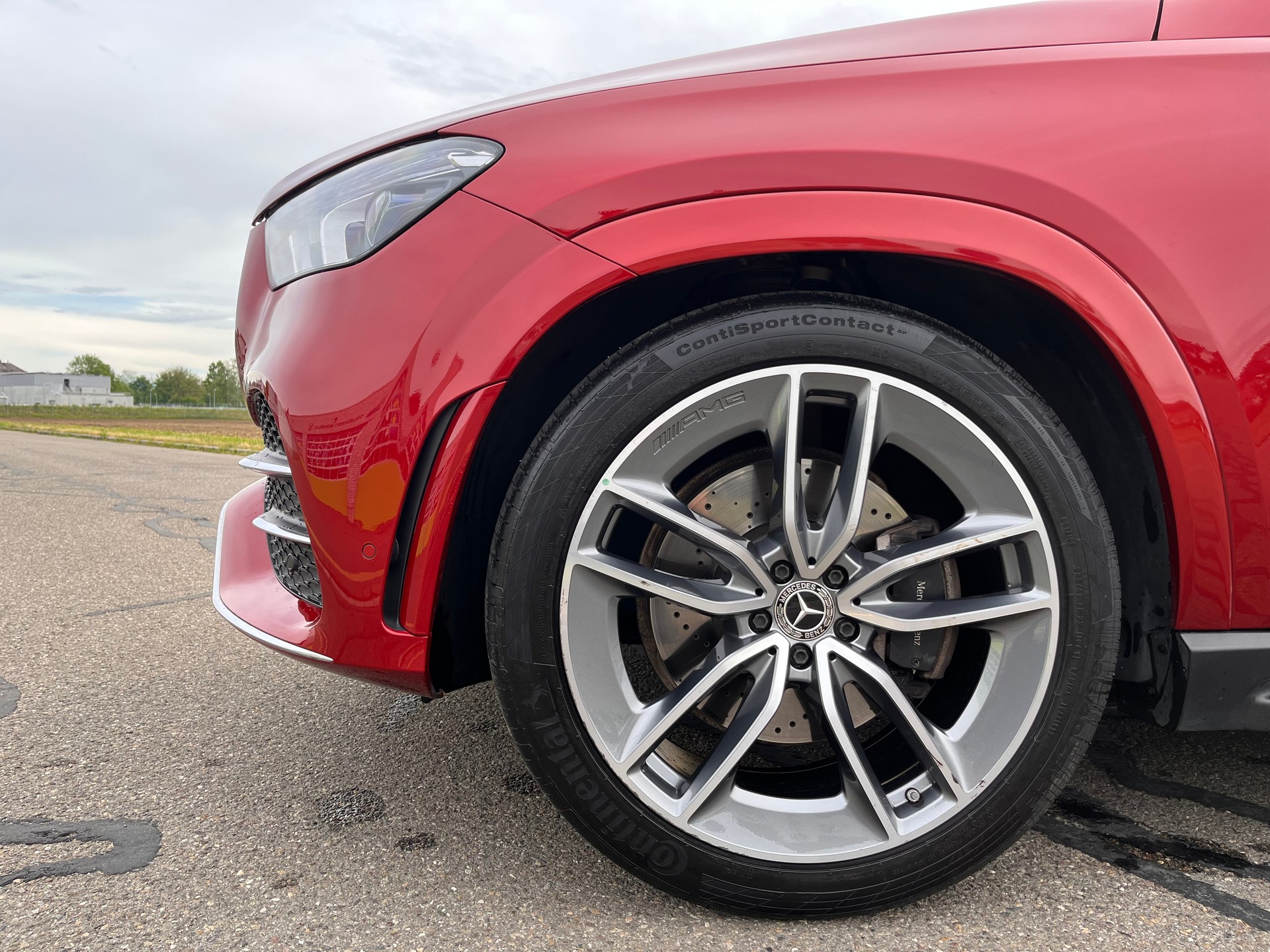 MERCEDES-BENZ GLE 300 d 4Matic AMG Line 9G-Tronic * UMFANGREICHE AUSSTATTUNG - DESIGNO HYAZINTHROT METALLIC *-image-12