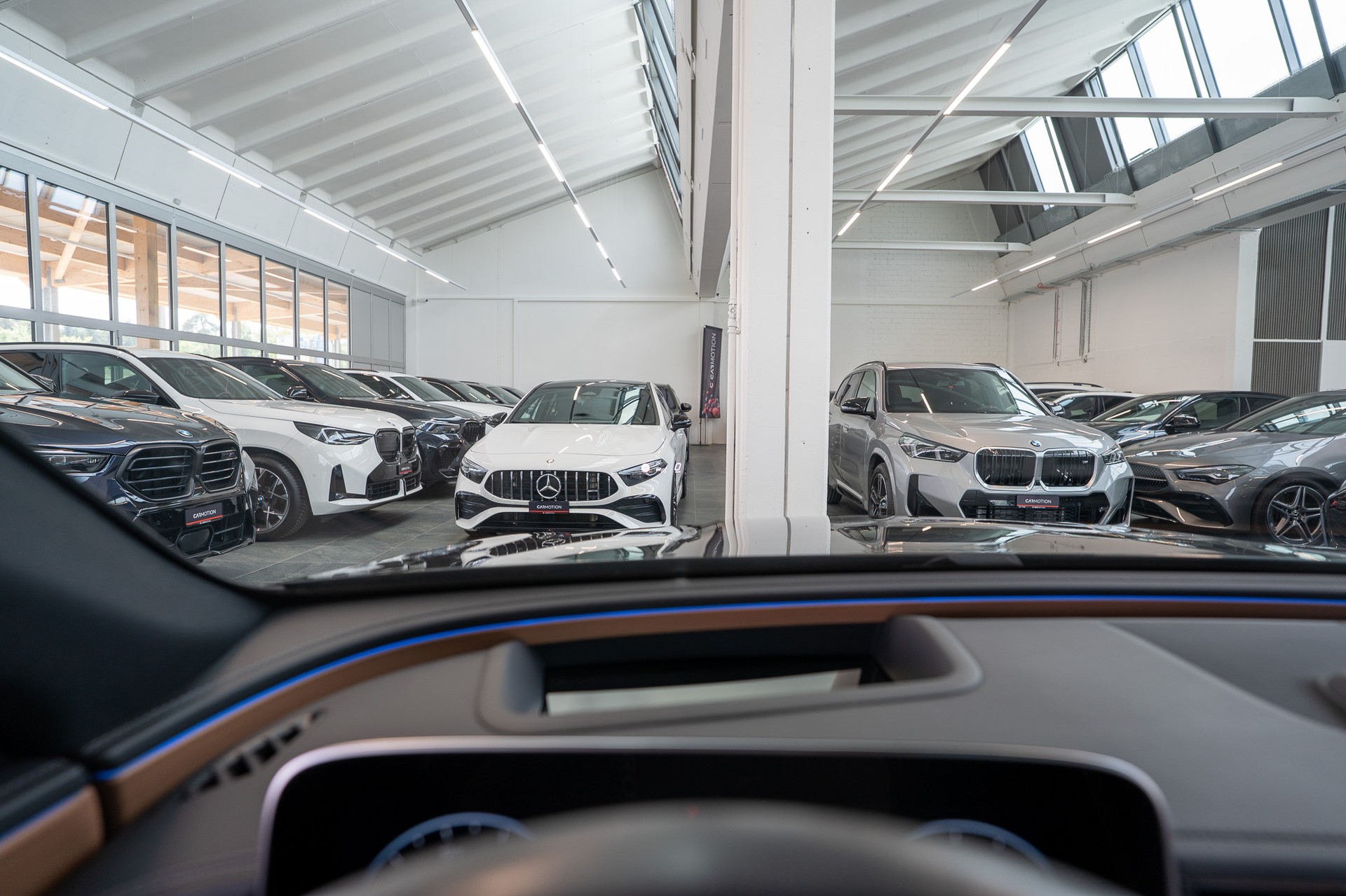 MERCEDES-BENZ E 450 d AMG Line 4matic / Hyperscreen / Panorama / 360°Kamera-image-20