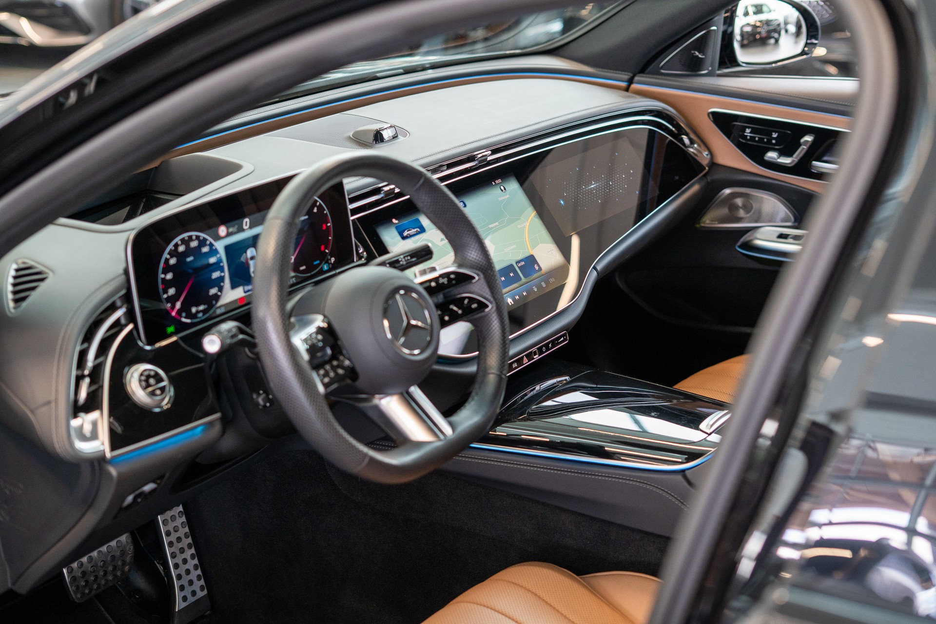 MERCEDES-BENZ E 450 d AMG Line 4matic / Hyperscreen / Panorama / 360°Kamera-image-10