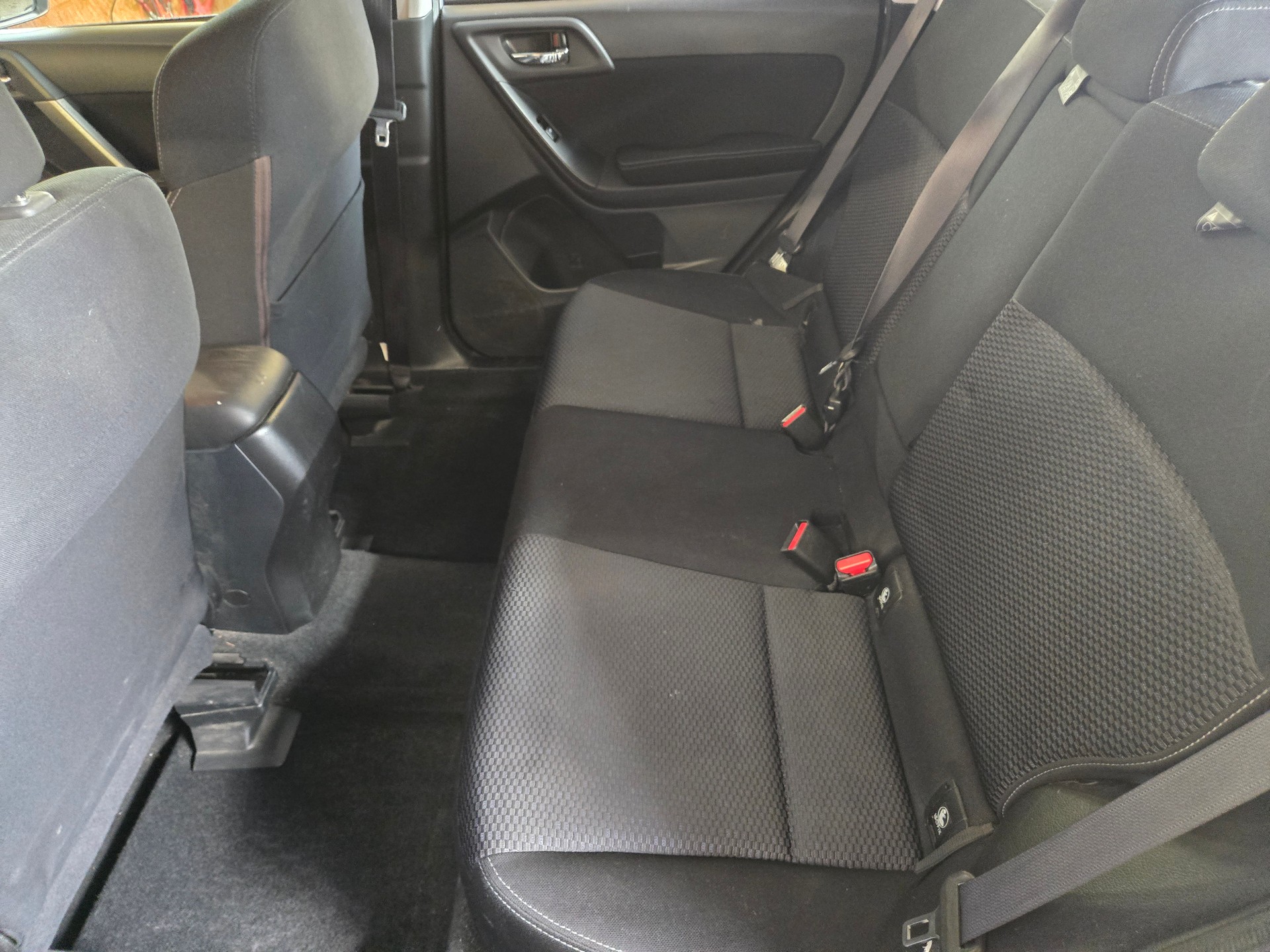 SUBARU Forester 2.0i Swiss Lineartronic-image-4