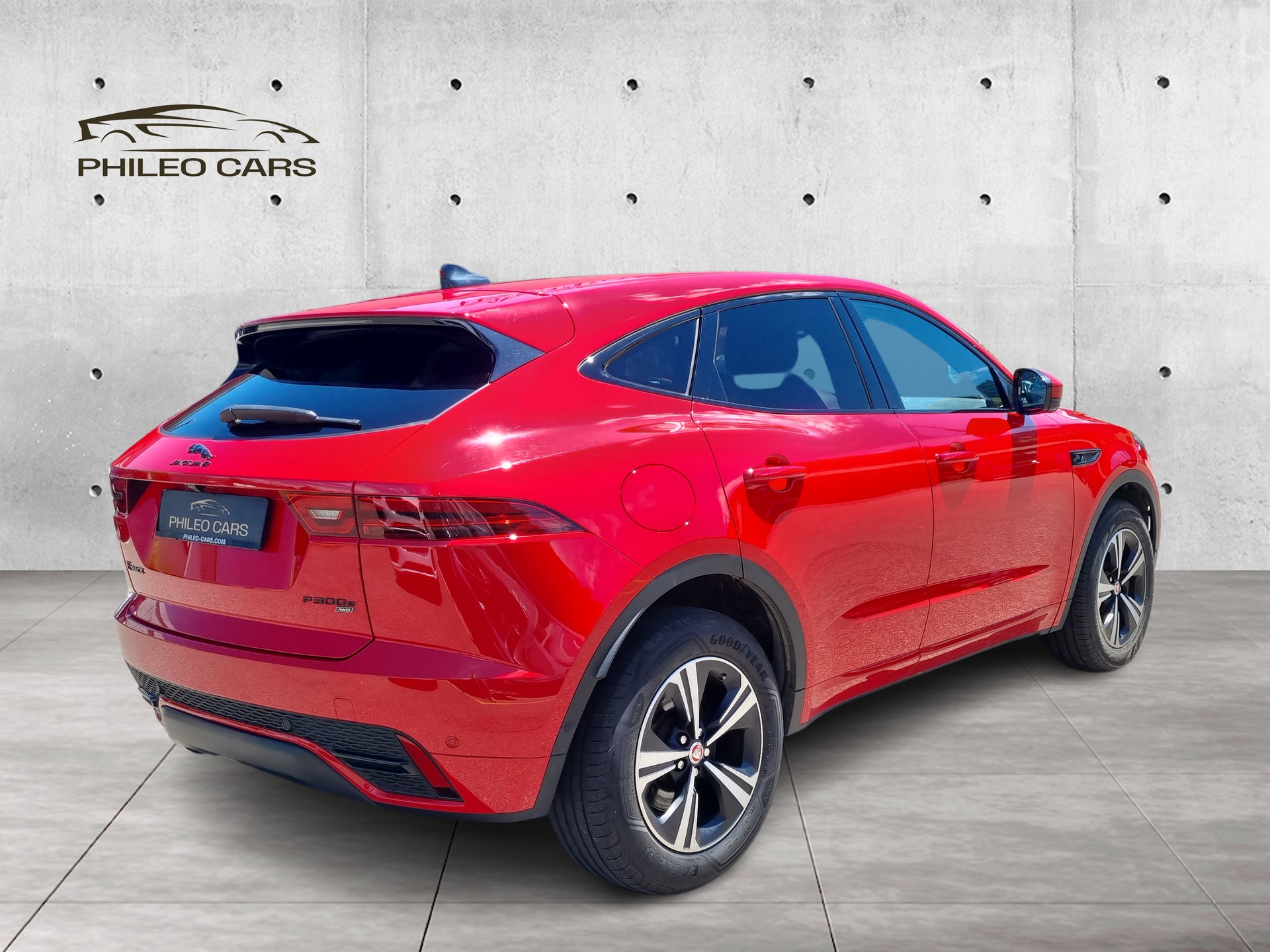 JAGUAR E-Pace 1.5 P300e R-Dynamic AWD HSE-image-6