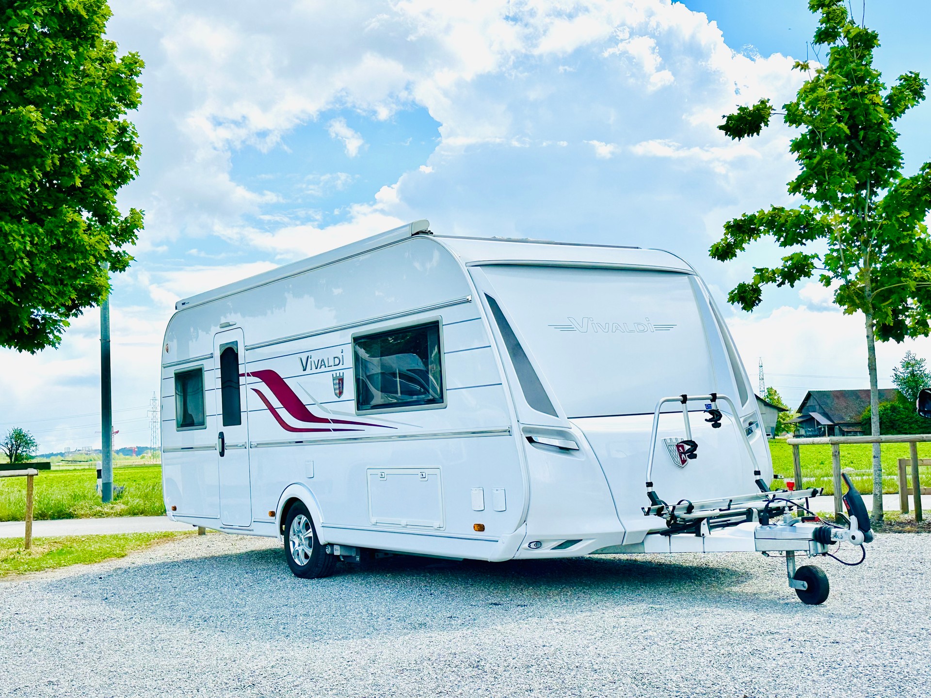 TABBERT VIVALDI ***NEUWERTIGER ZUSTAND***LÄNGSBETT ***MOVER***SOLAR***TV mit aut. SAT***