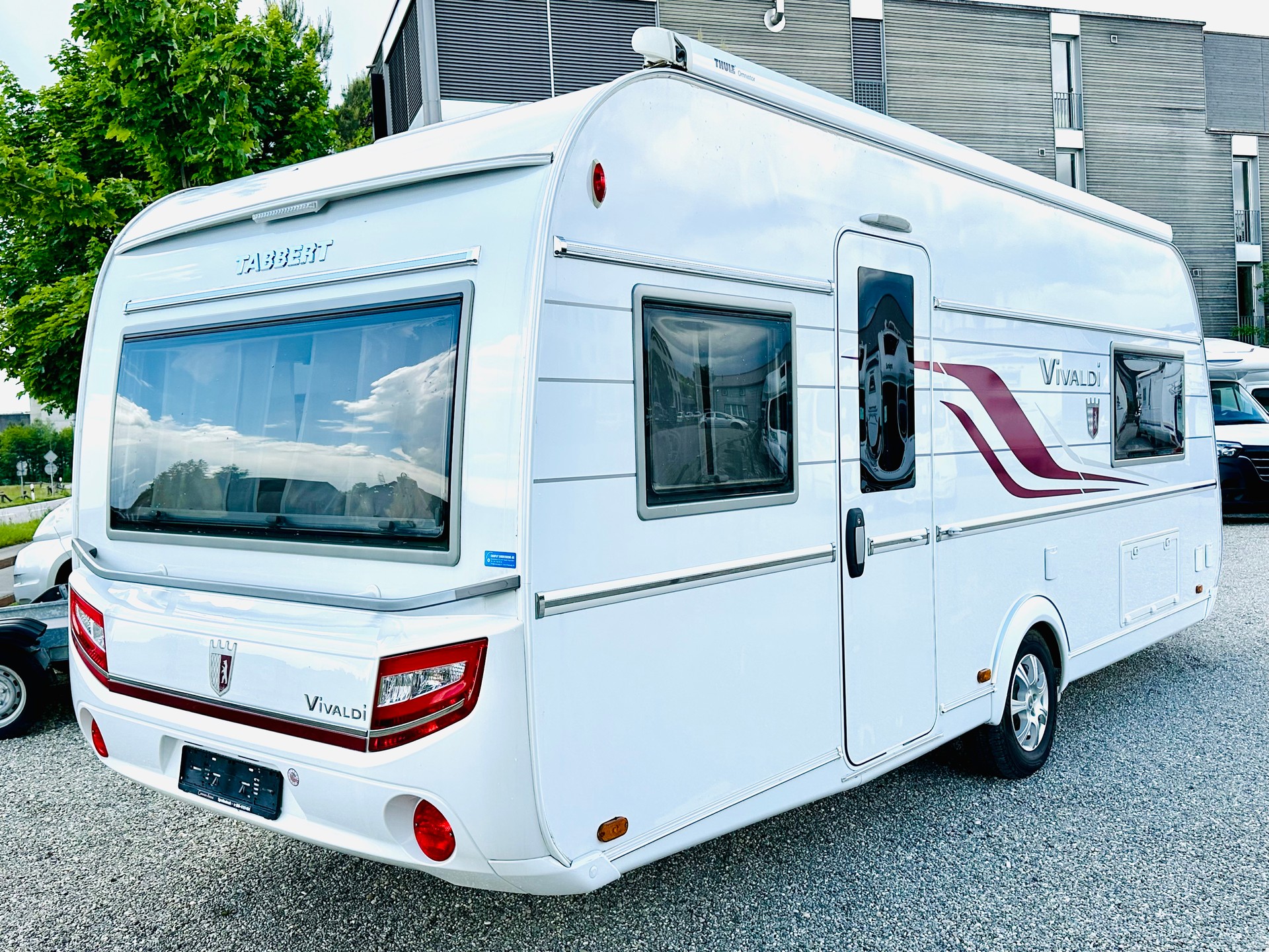 TABBERT VIVALDI ***NEUWERTIGER ZUSTAND***LÄNGSBETT ***MOVER***SOLAR***TV mit aut. SAT***-showroom-element-2
